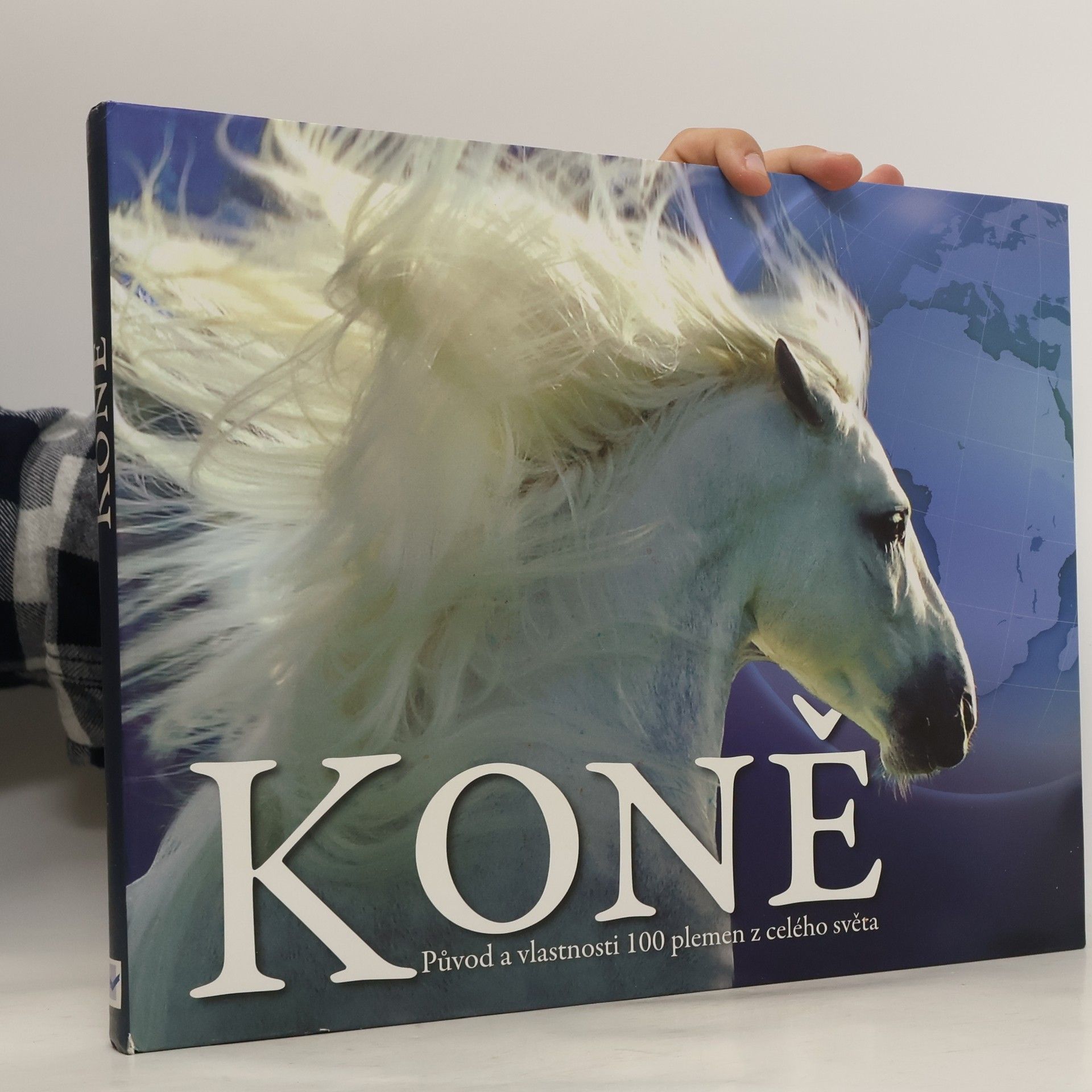 Moira C. Harris Koně: Původ a vlastnosti 100 plemen koní z celého světa