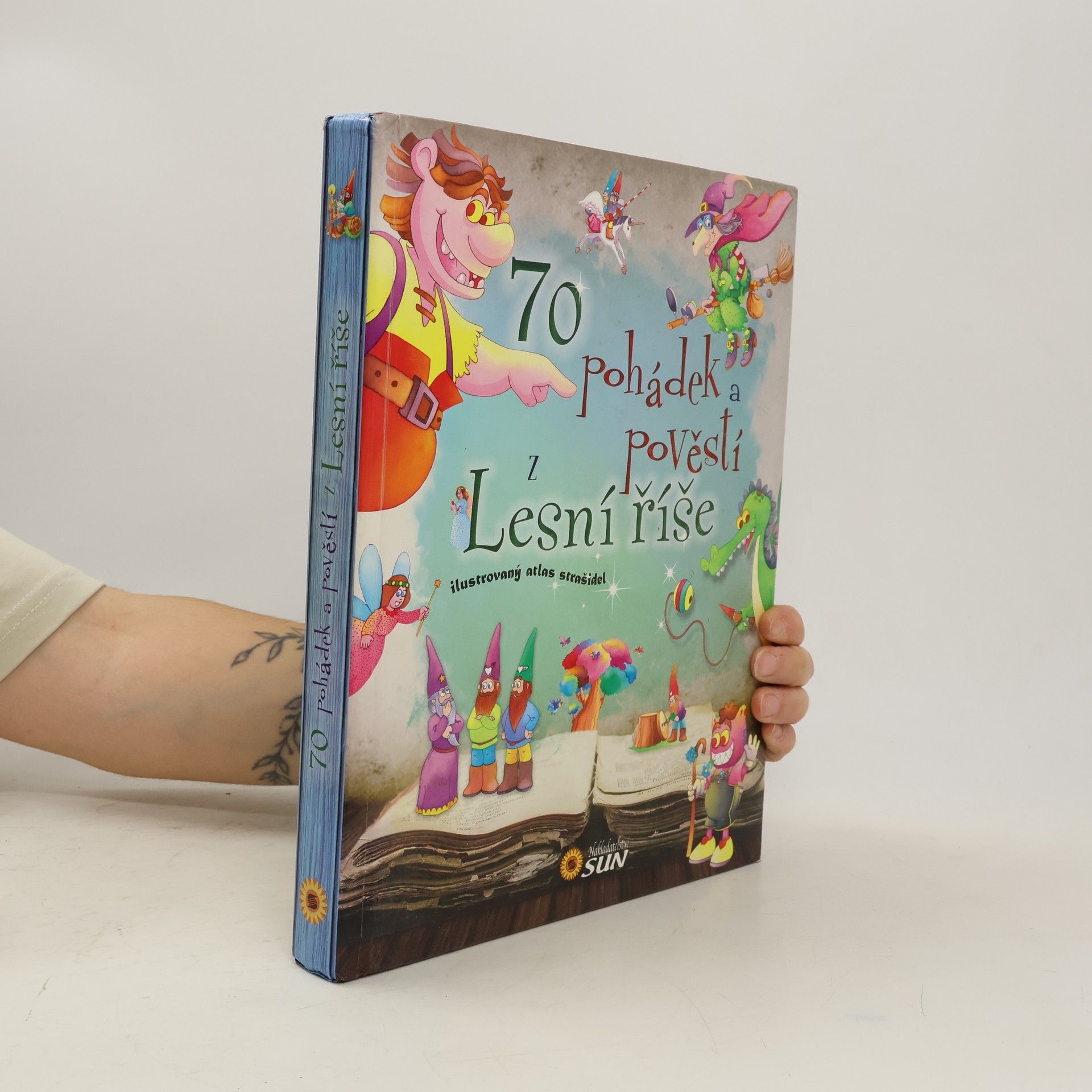 Autores varios 70 pohádek a pověstí z Lesní říše
