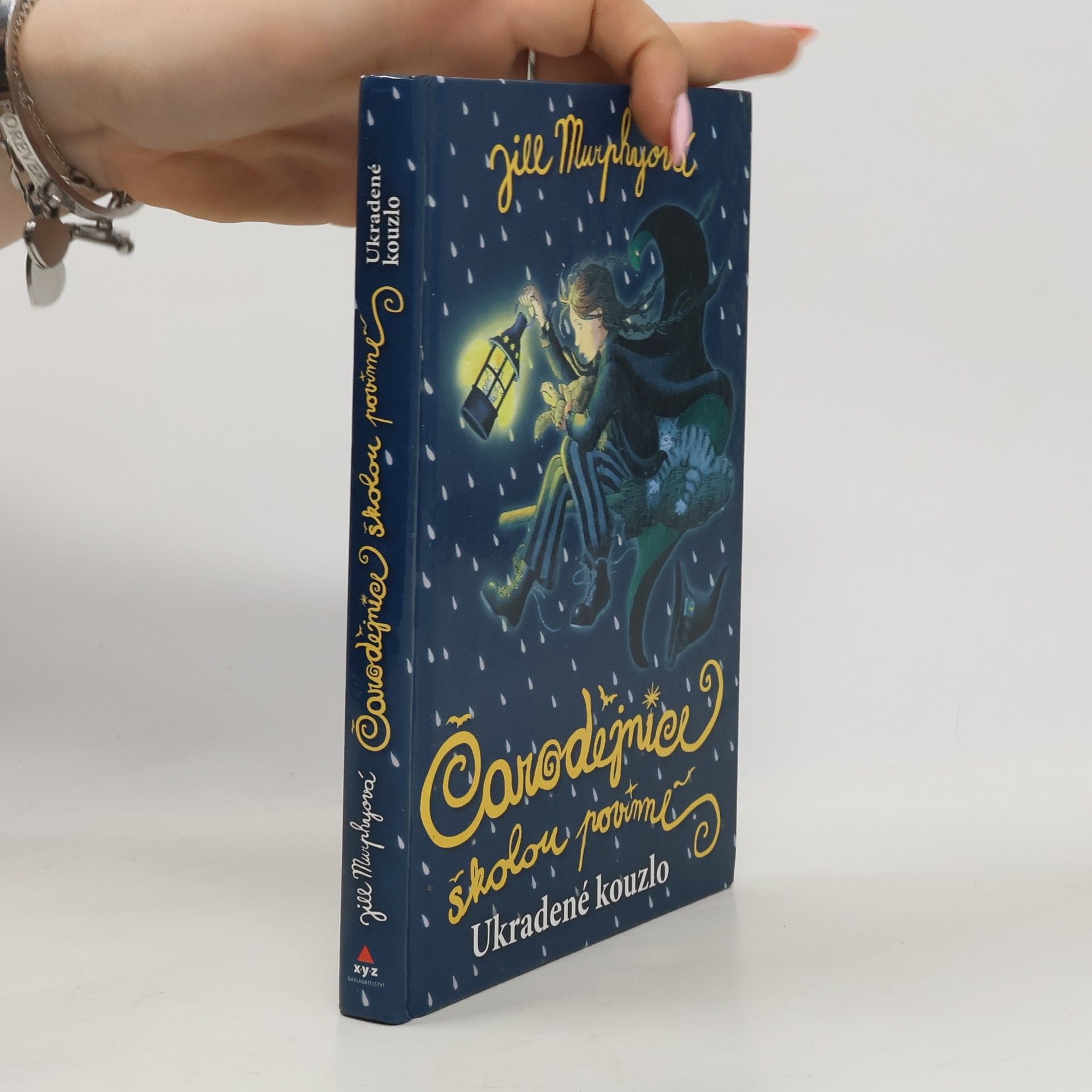 Jill Murphy Čarodějnice školou povinné. Ukradené kouzlo