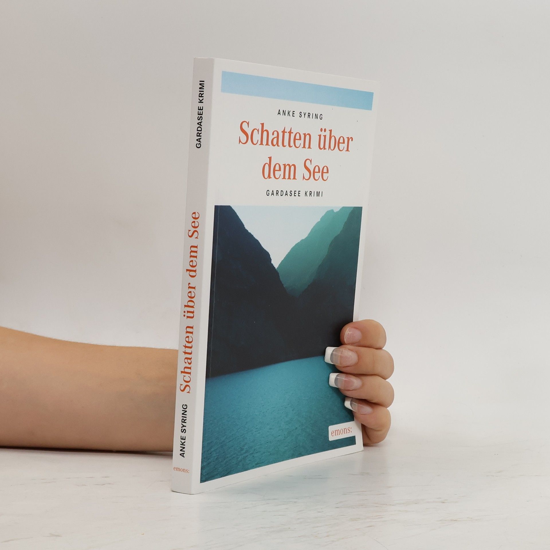 Schatten über dem See