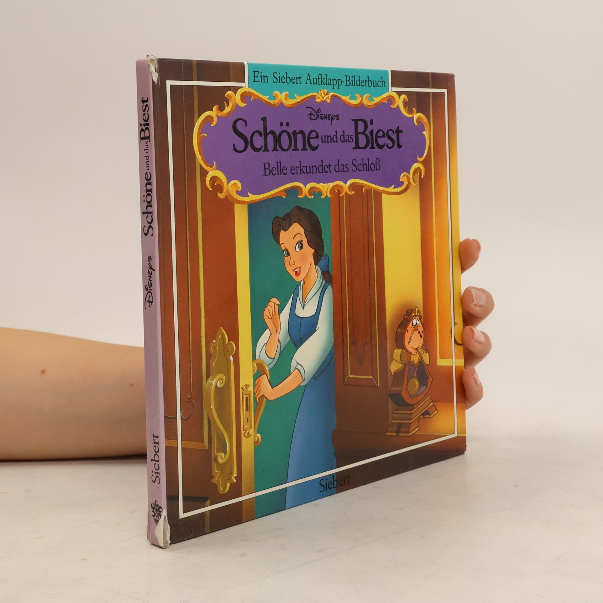 Walt Disney Die Schöne und das Biest. Belle erkundet das Schloß.