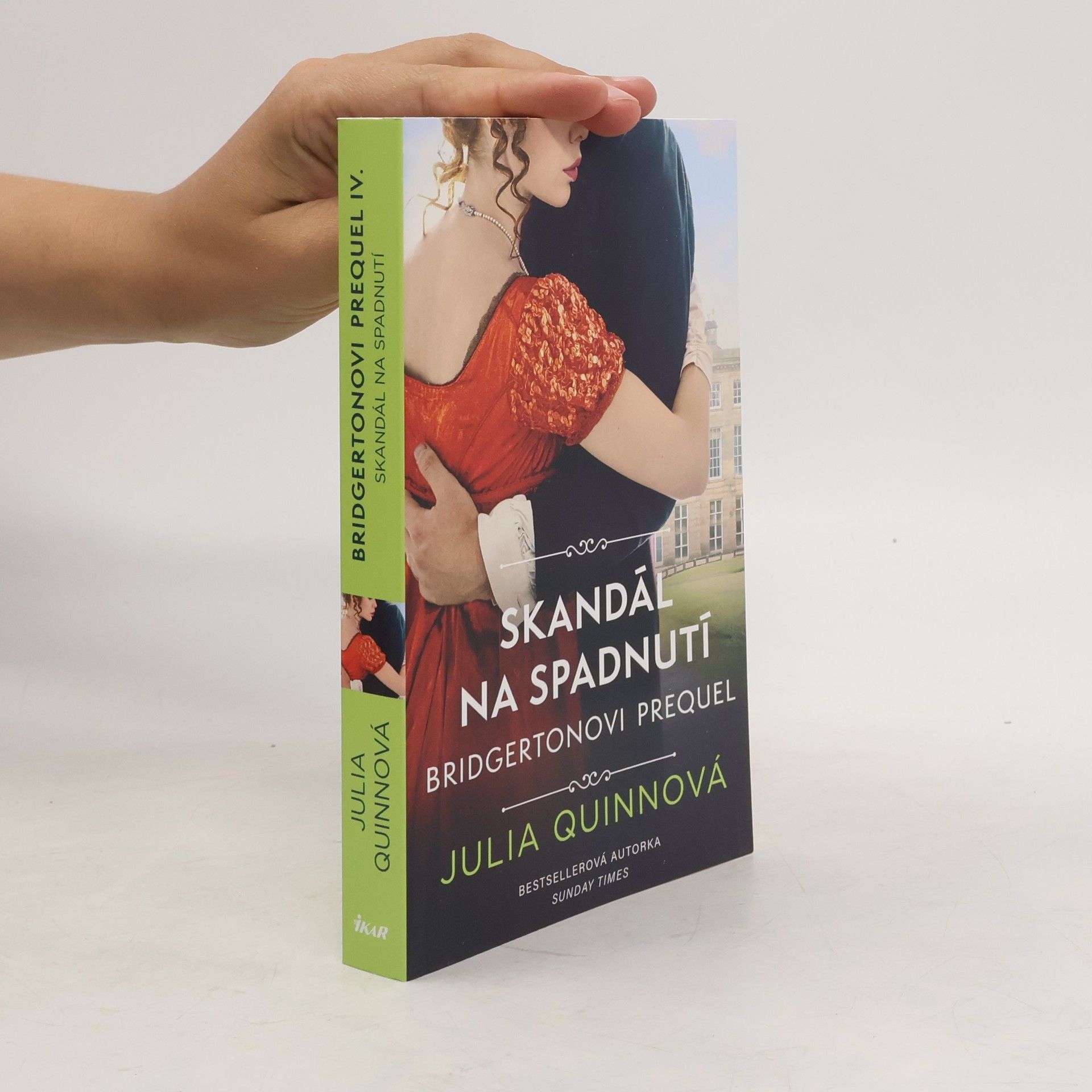 Julie Quinnová Skandál na spadnutí