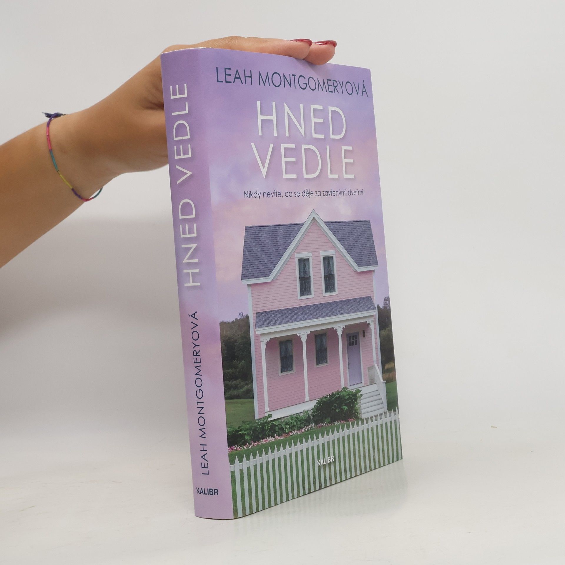 Leah Montgomery Hned vedle