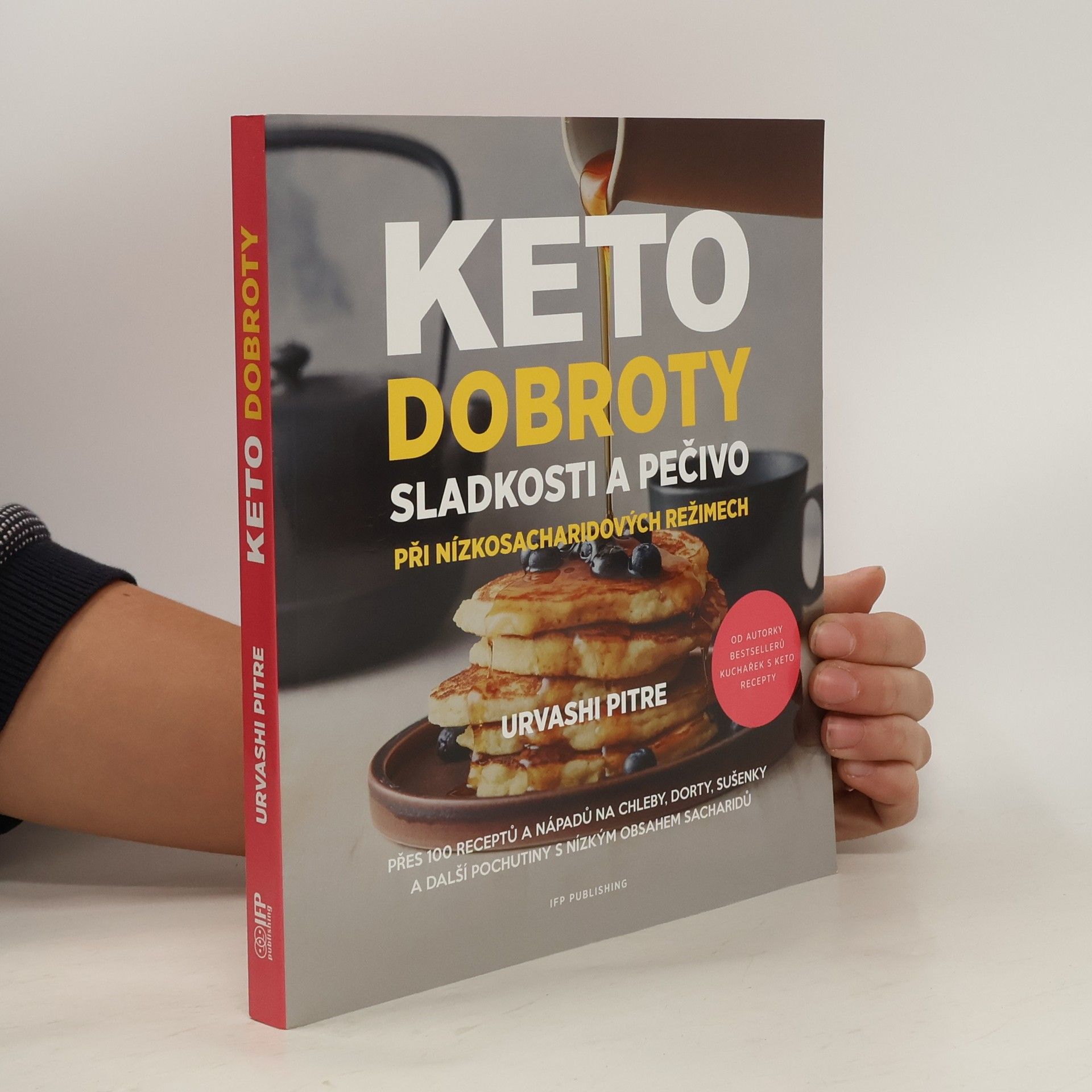 Keto dobroty. Sladkosti a pečivo při nízkosacharidových režimech