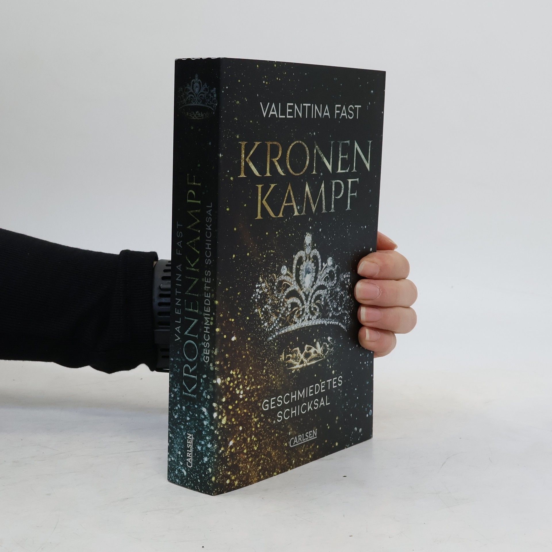 Valentina Fast Kronenkampf - geschmiedetes Schicksal