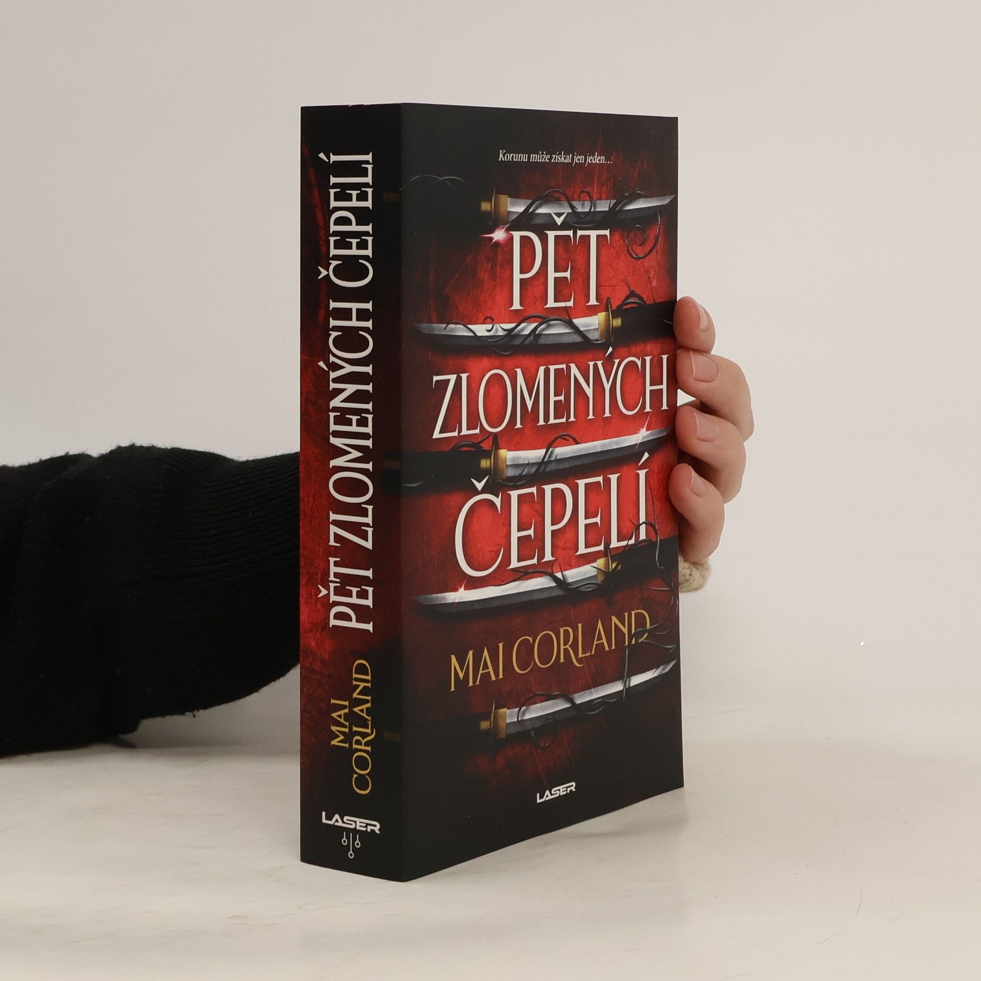 Mai Corland Pět zlomených čepelí