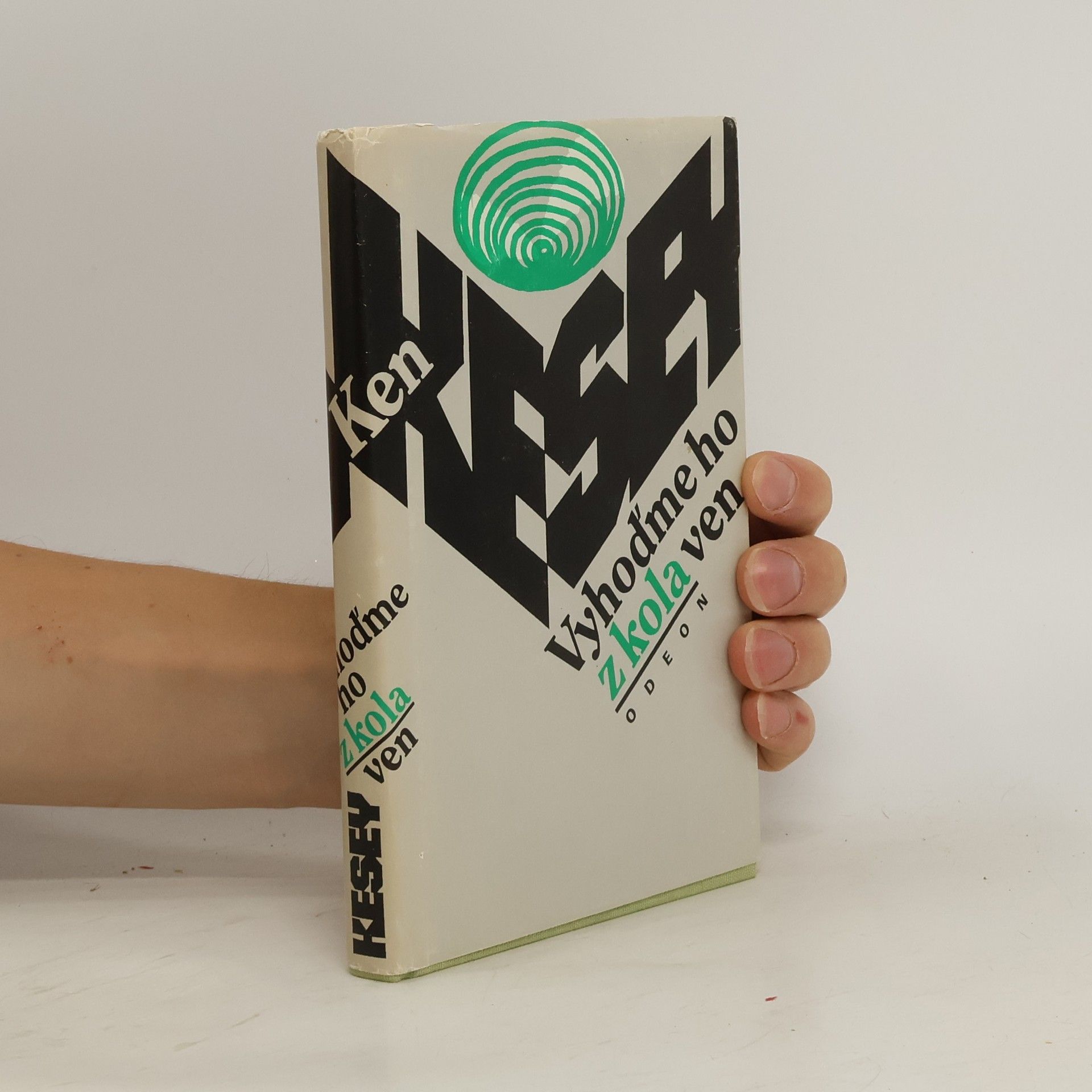 Ken Kesey Vyhoďme ho z kola ven