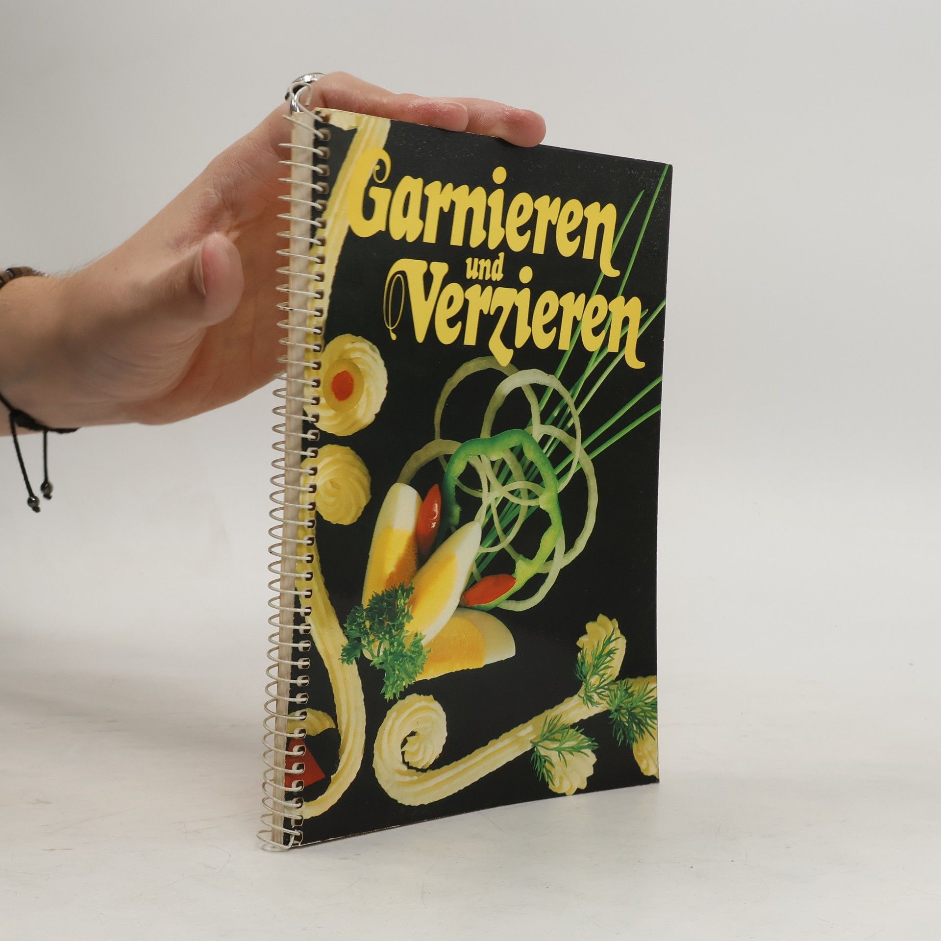 AA.VV. Garnieren und Verzieren