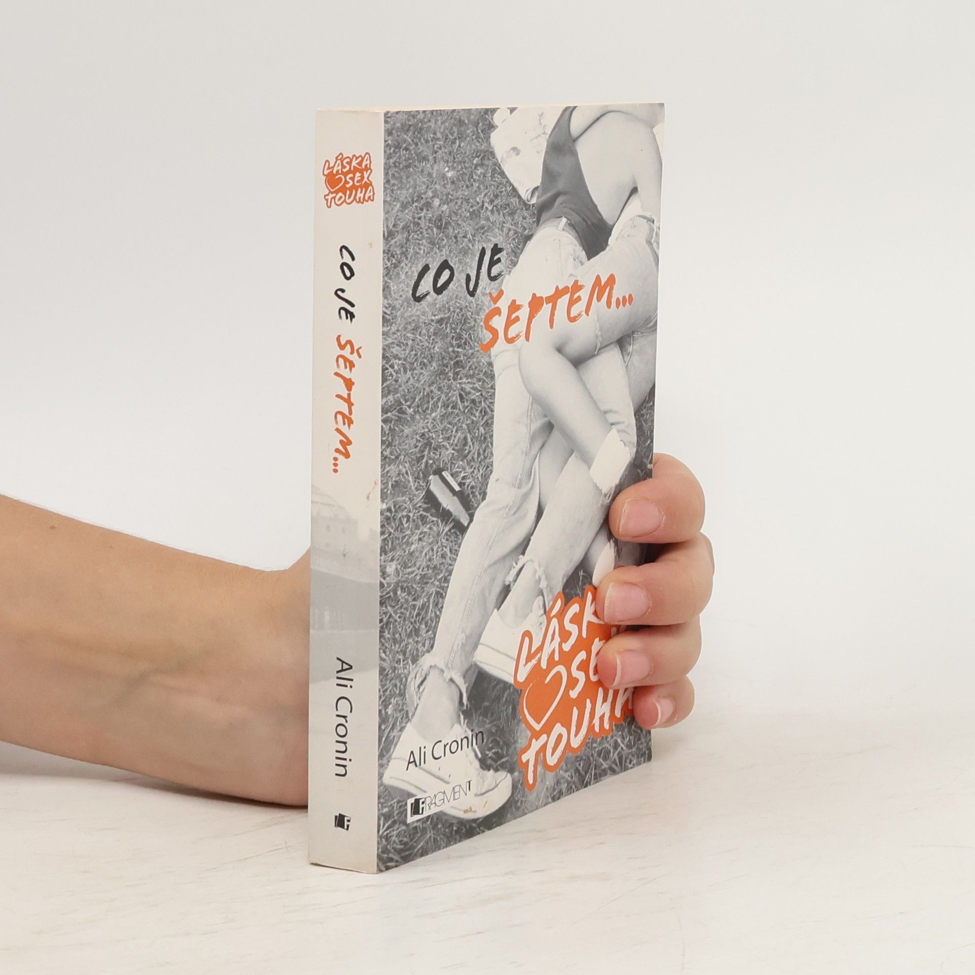 Ali Cronin Co je šeptem...