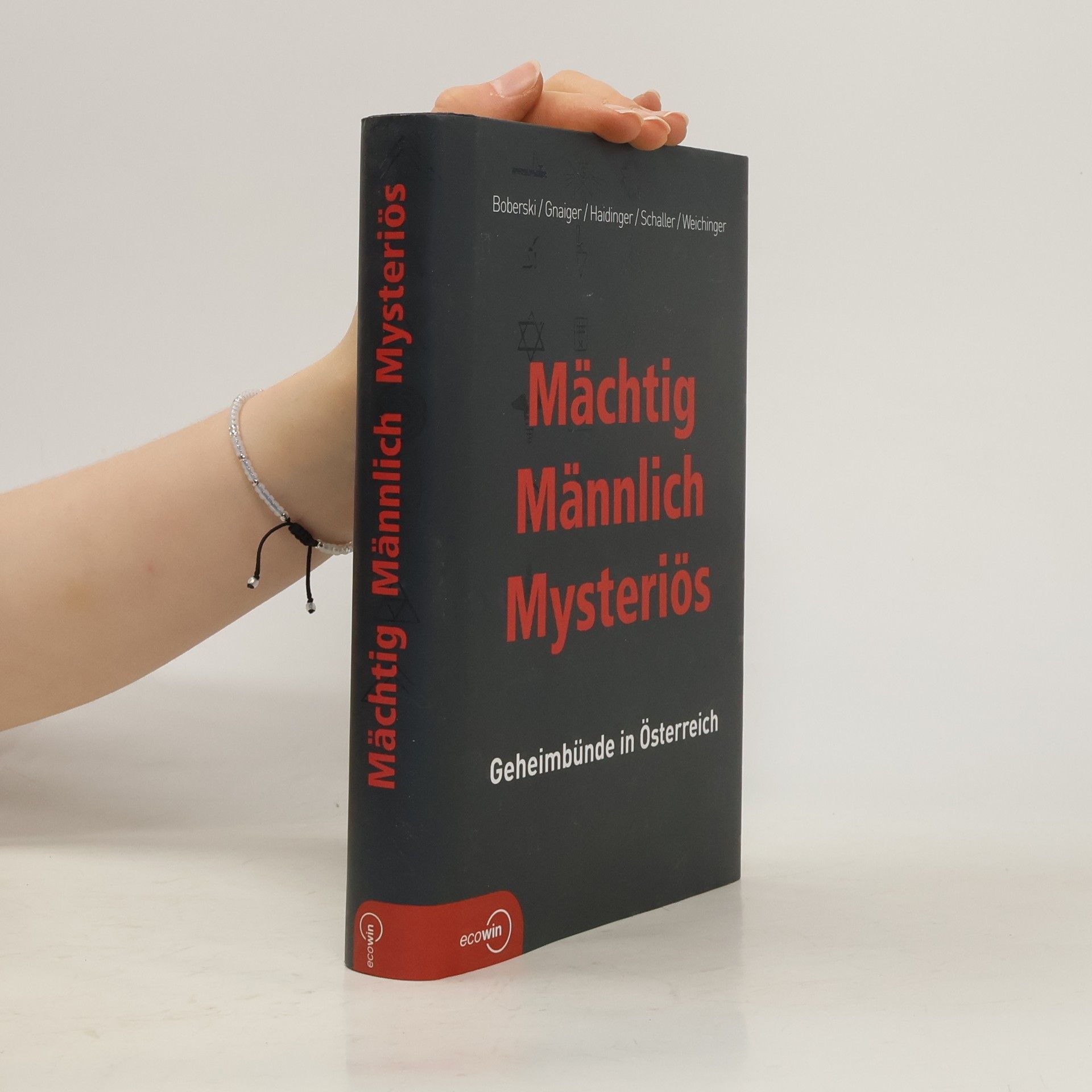 Mächtig - männlich - mysteriös