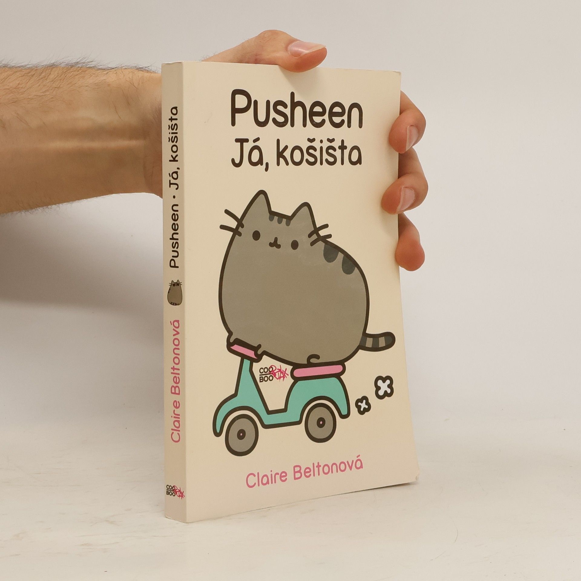 Claire Belton Pusheen. Já, košišta
