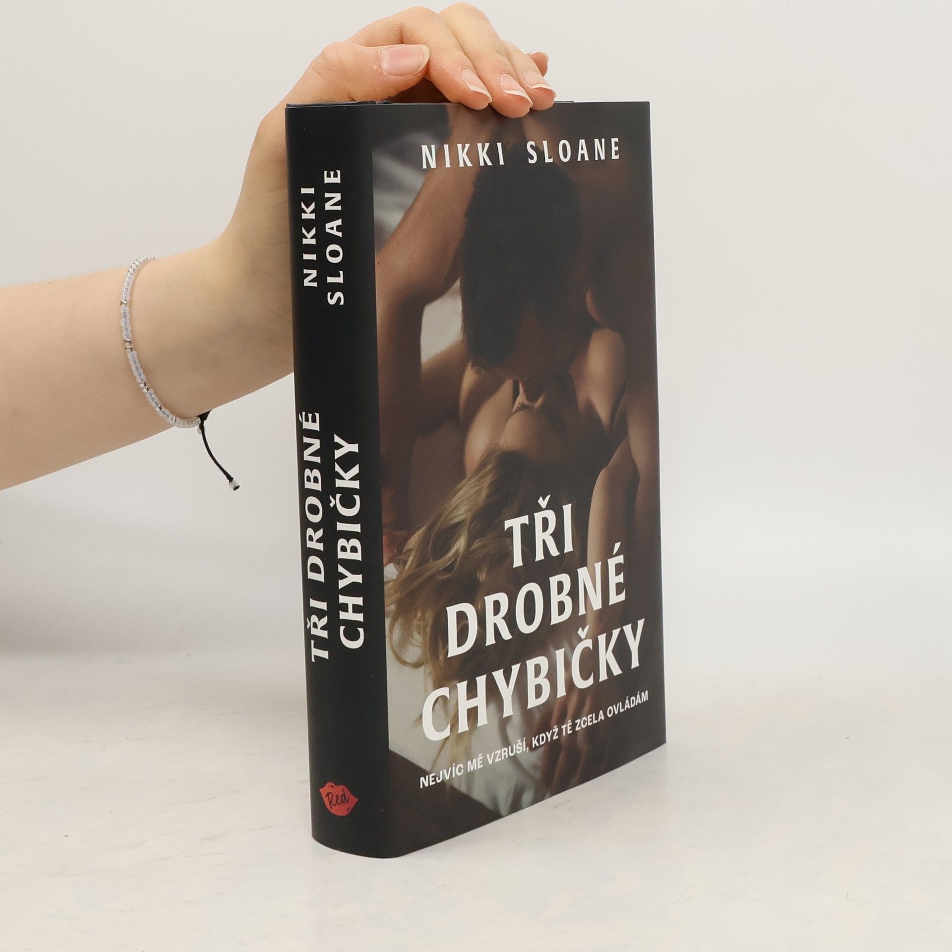 Nikki Sloane Tři drobné chybičky