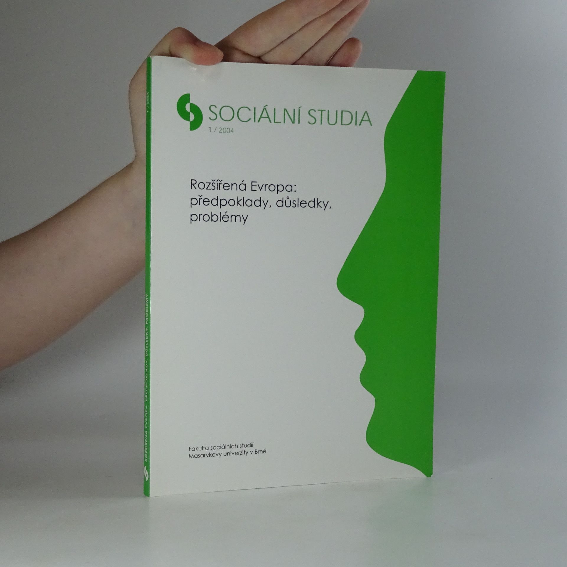 Kolektiv autorů Sociální studia. Rozšířená Evropa: předpoklady, důsledky, problémy (1/2004)
