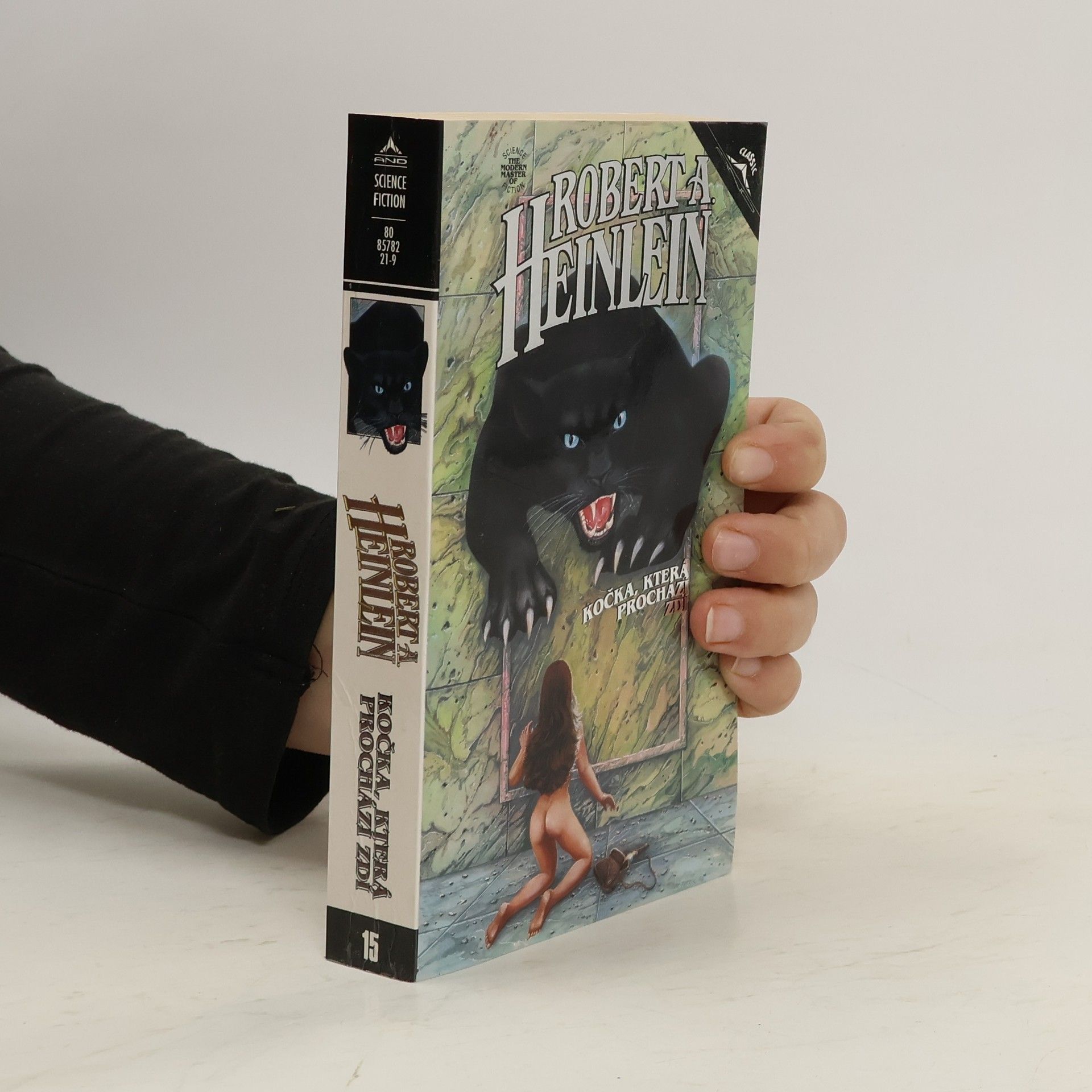 Robert A. Heinlein Kočka, která prochází zdí