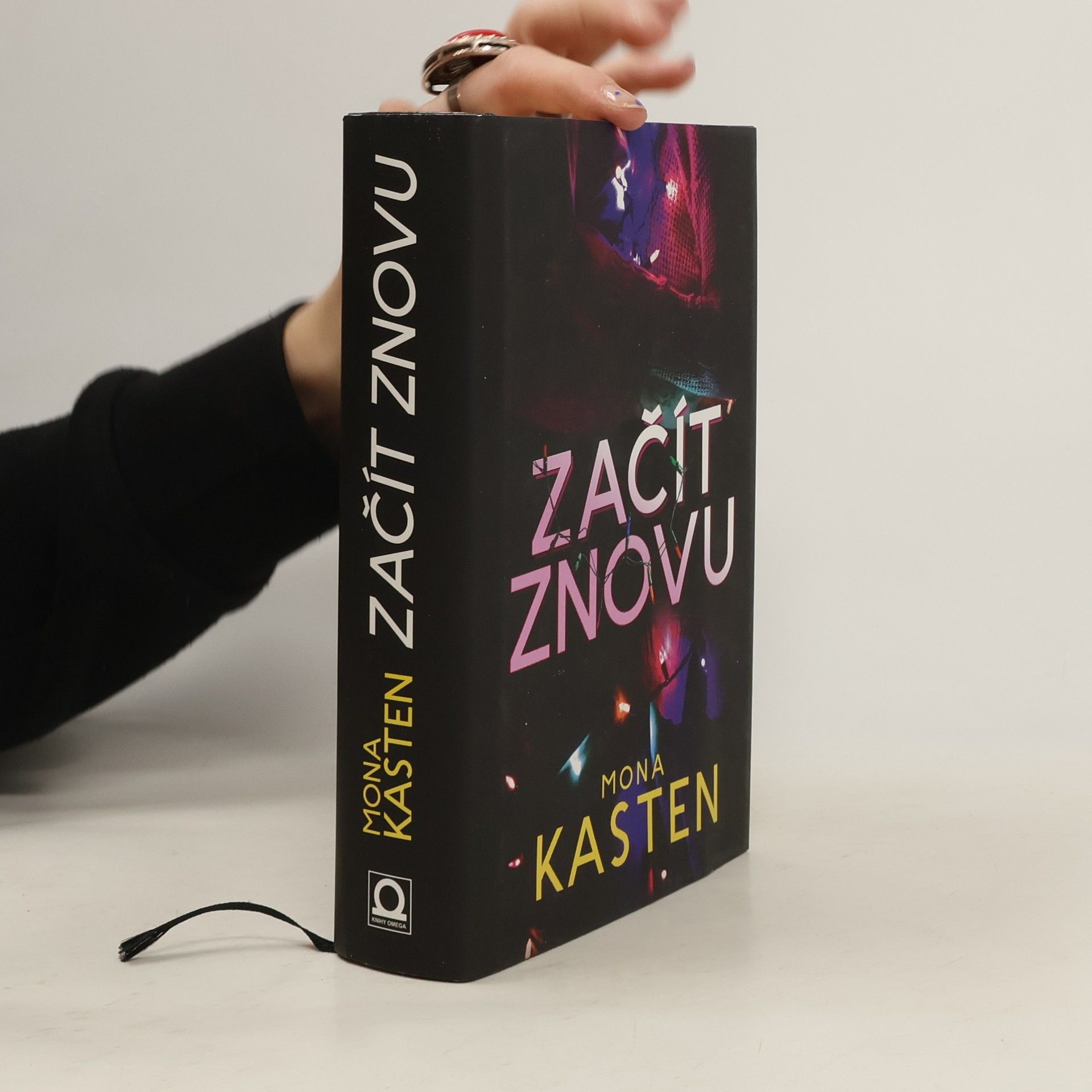 Mona Kasten Začít znovu