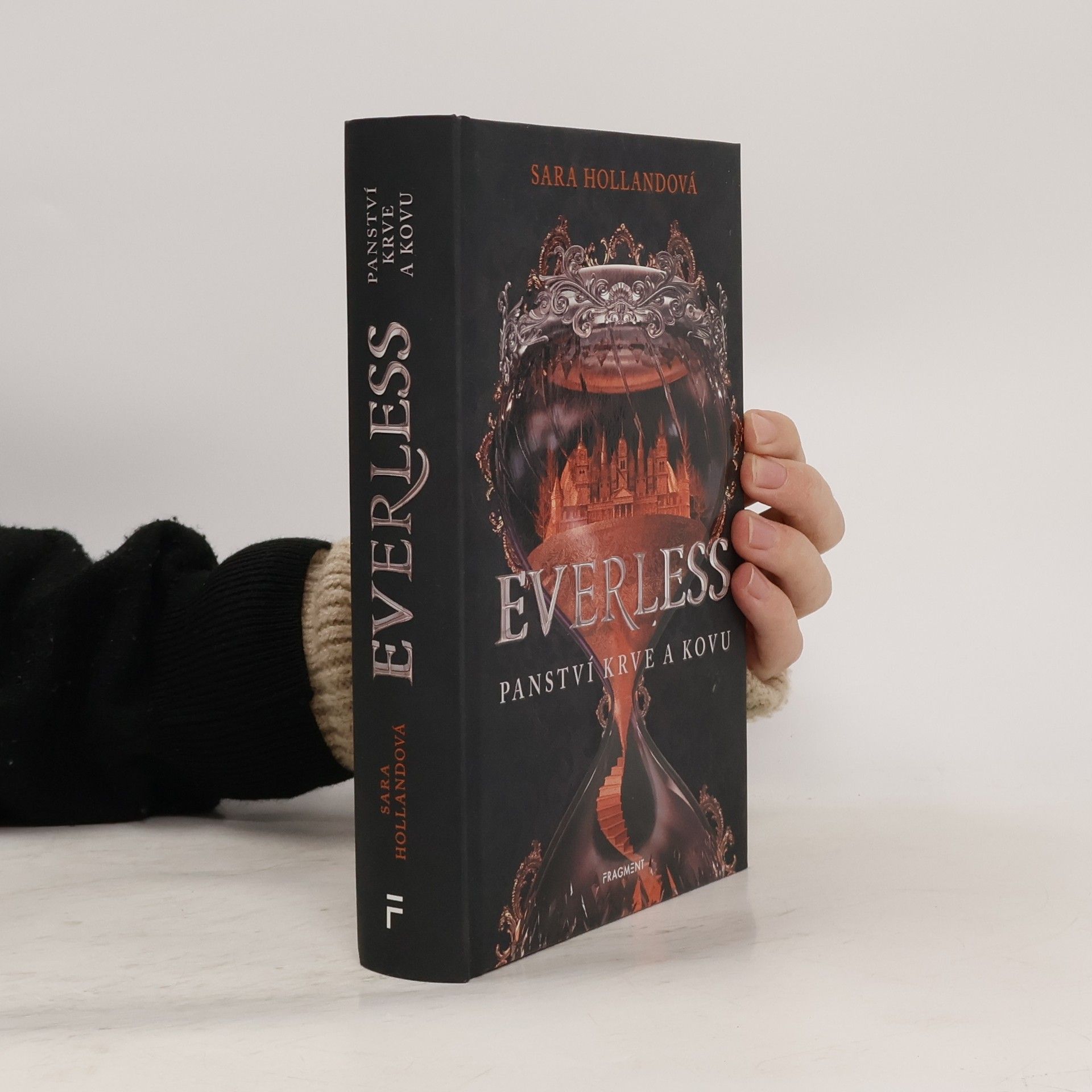 Sara Holland Everless: Panství krve a kovu