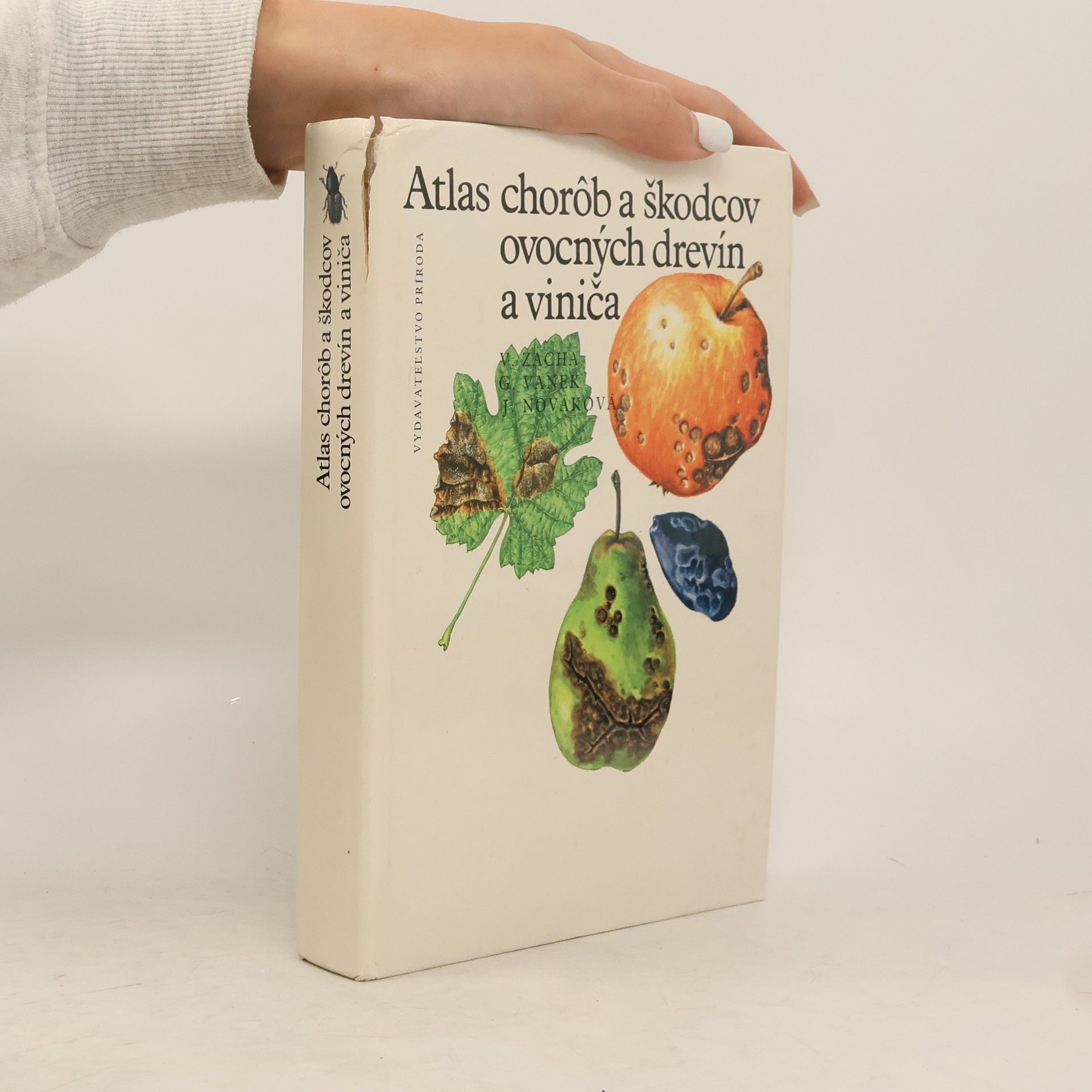 Atlas chorôb a škodcov ovocných drevín a viniča