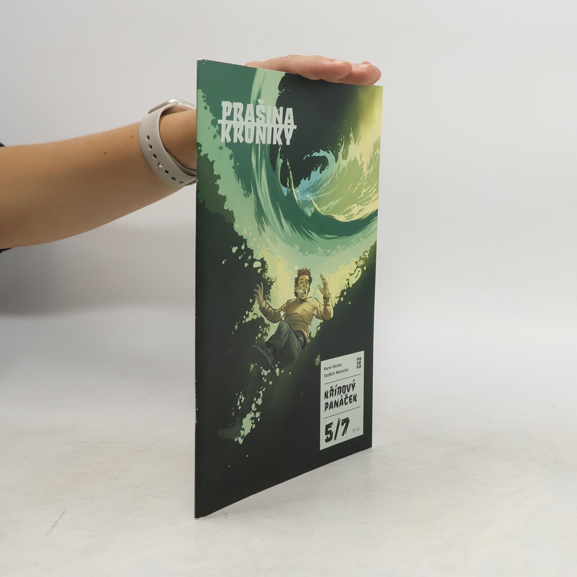 Prašina. Křídový panáček. Pátá část, Dívka s jizvou na krku