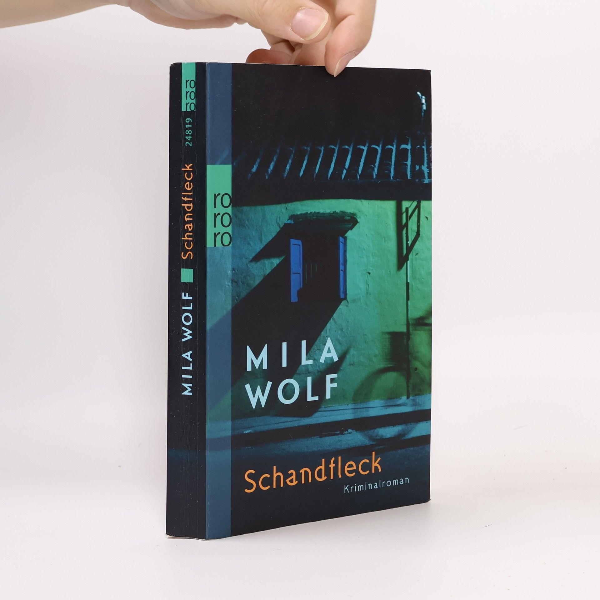 Mila Wolf Schandfleck. Kriminalroman