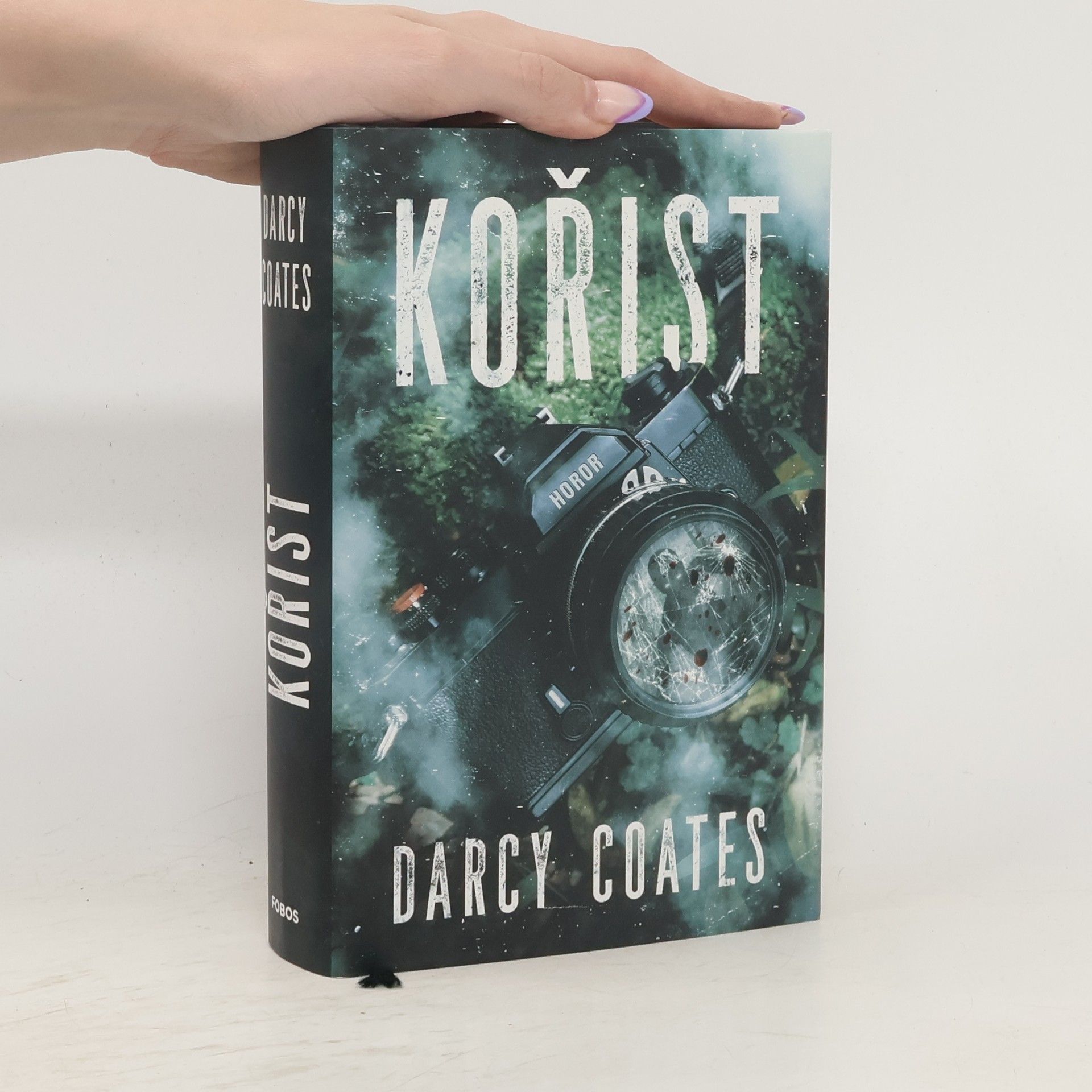 Darcy Coates Kořist