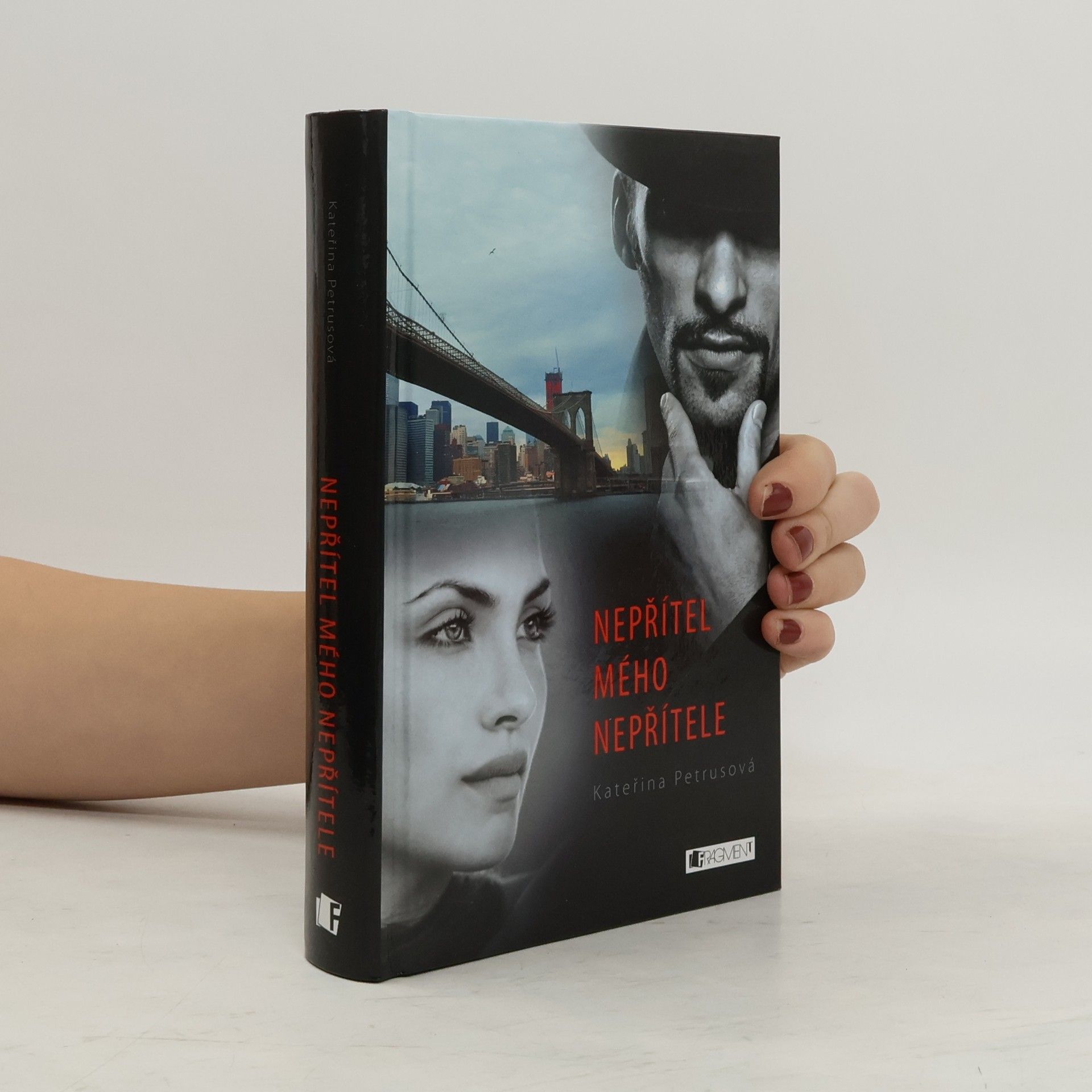 Katerina Petruševska-Seebach Nepřítel mého nepřítele (2. díl série Bavettovi)