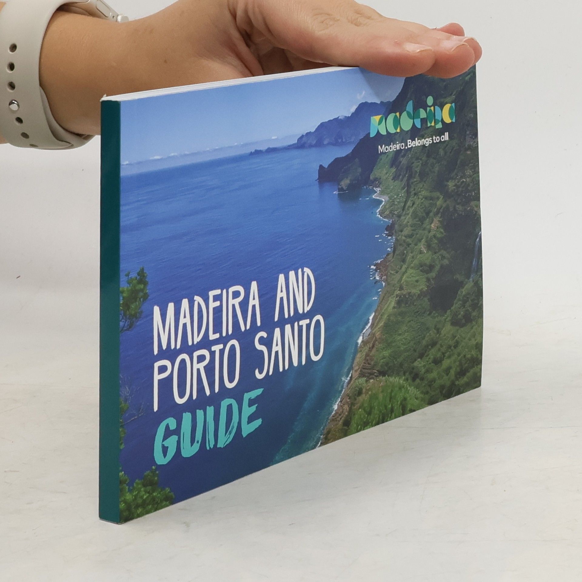Collectif d'auteurs Madeira and Porto Santo Guide