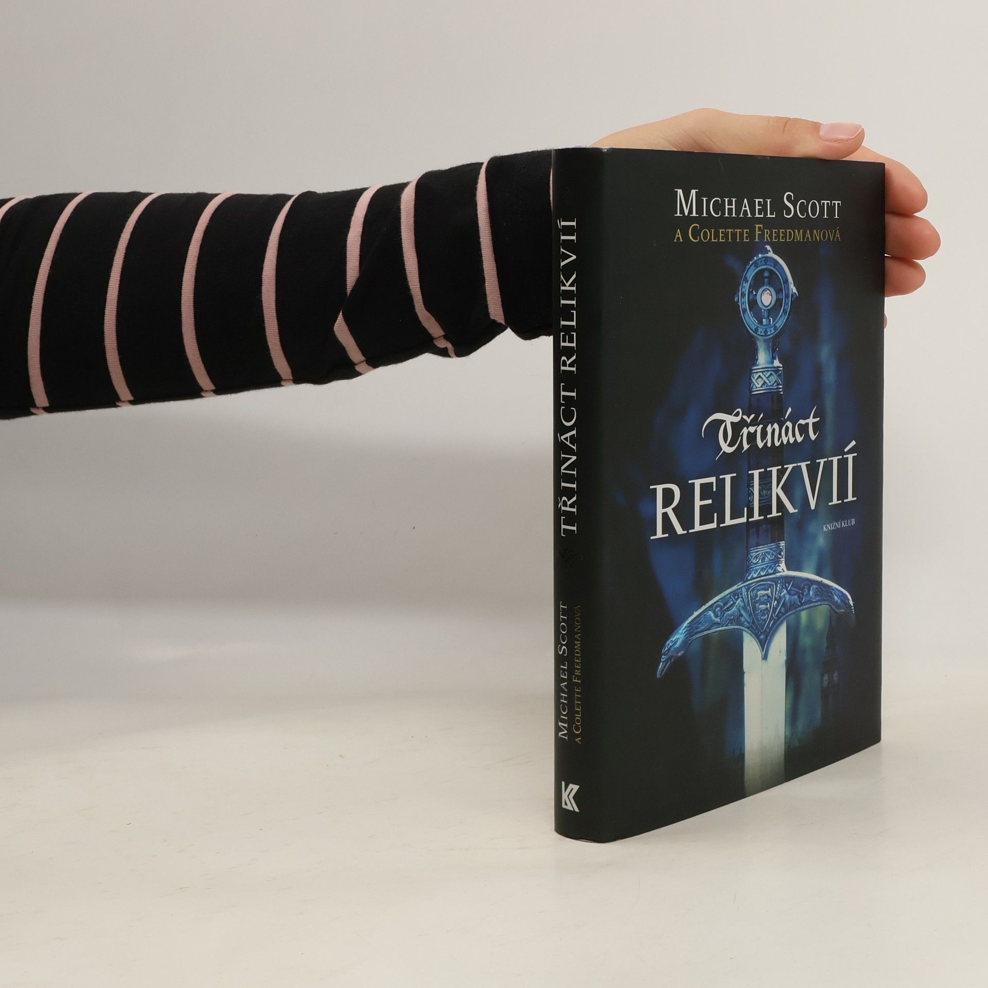Michael Scott Třináct relikvií