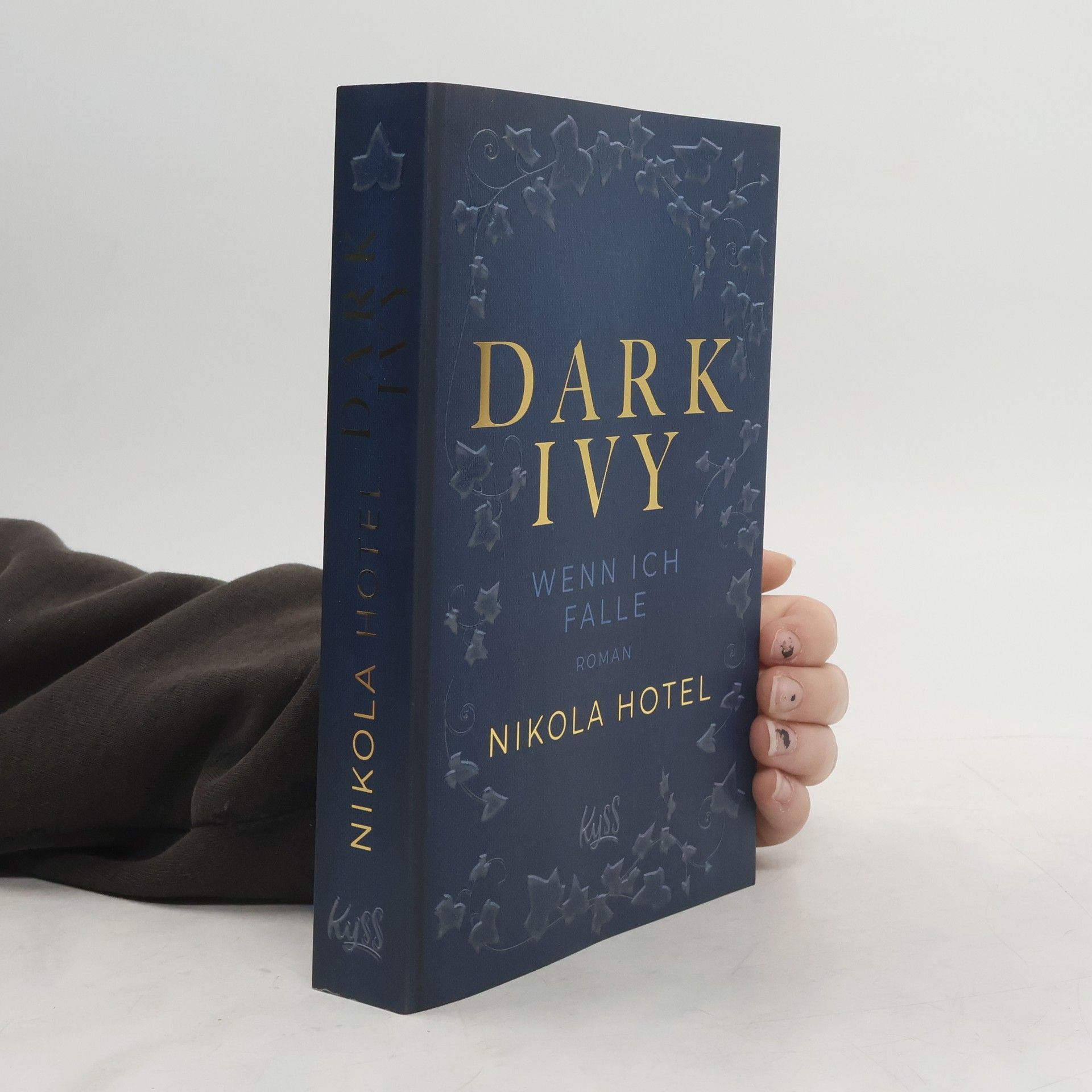 Nikola Hotel Dark Ivy - Wenn ich falle