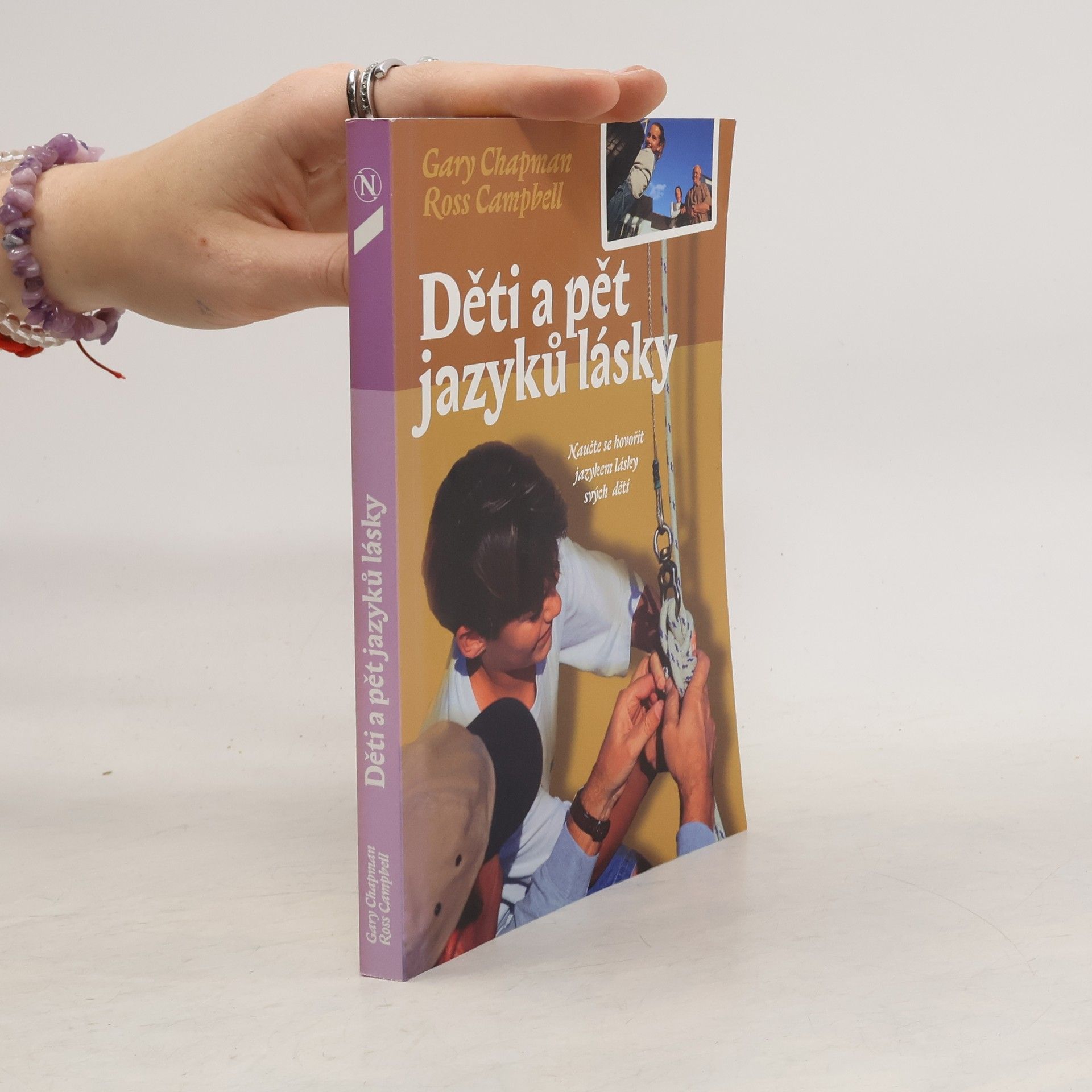 Gary Chapman Děti a pět jazyků lásky: Naučte se hovořit jazykem lásky svých dětí