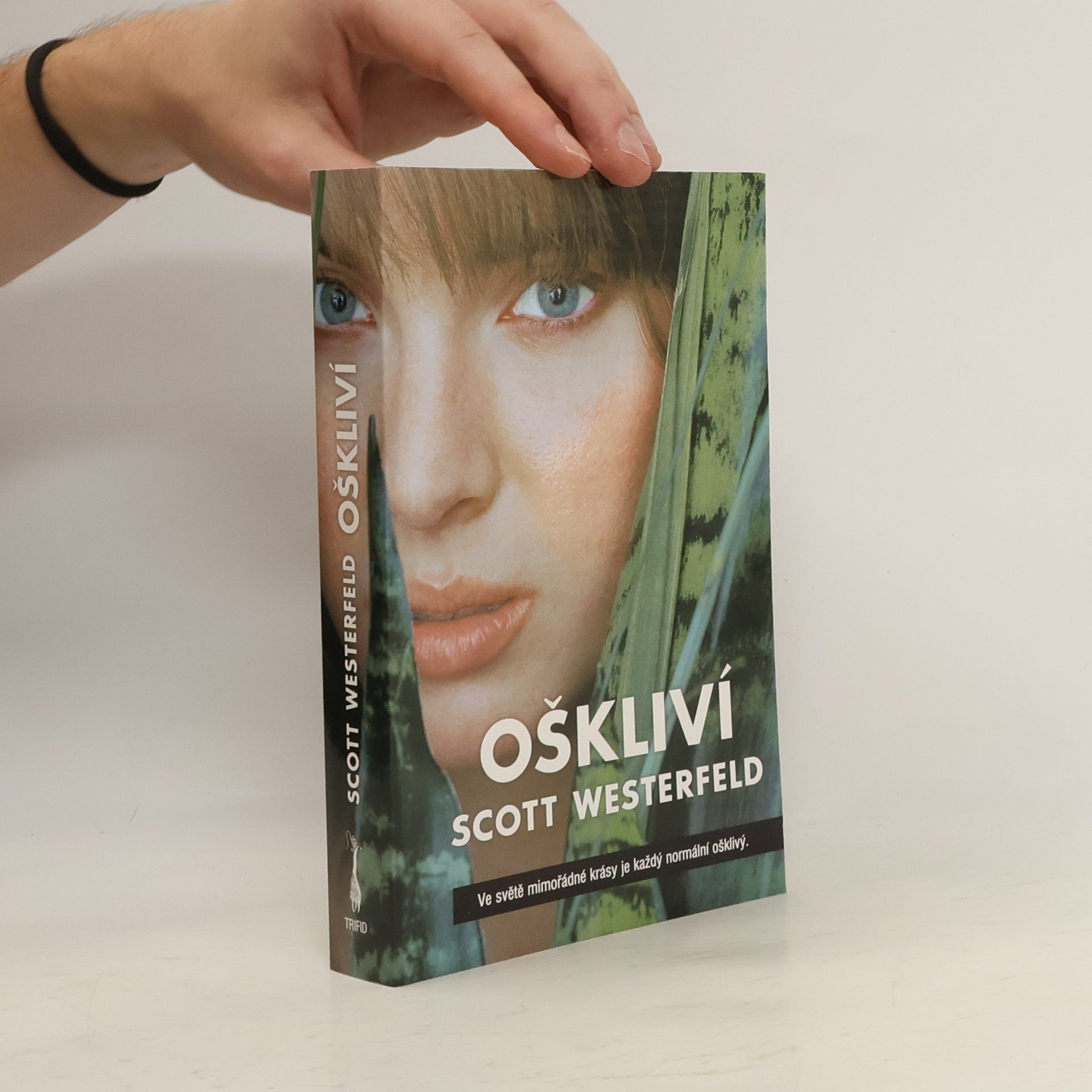 Scott Westerfeld Oškliví