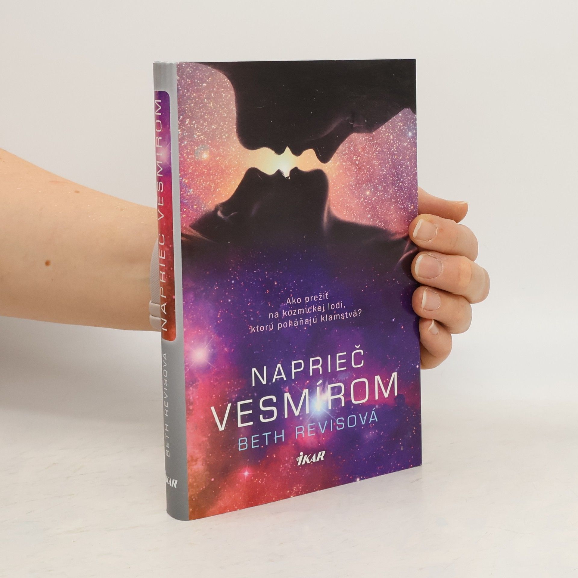 Beth Revis Naprieč vesmírom