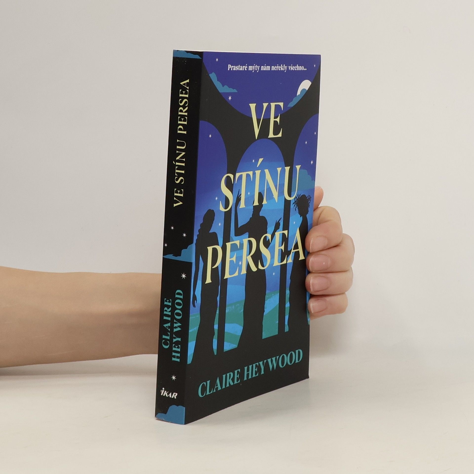 Claire Heywood Ve stínu Persea