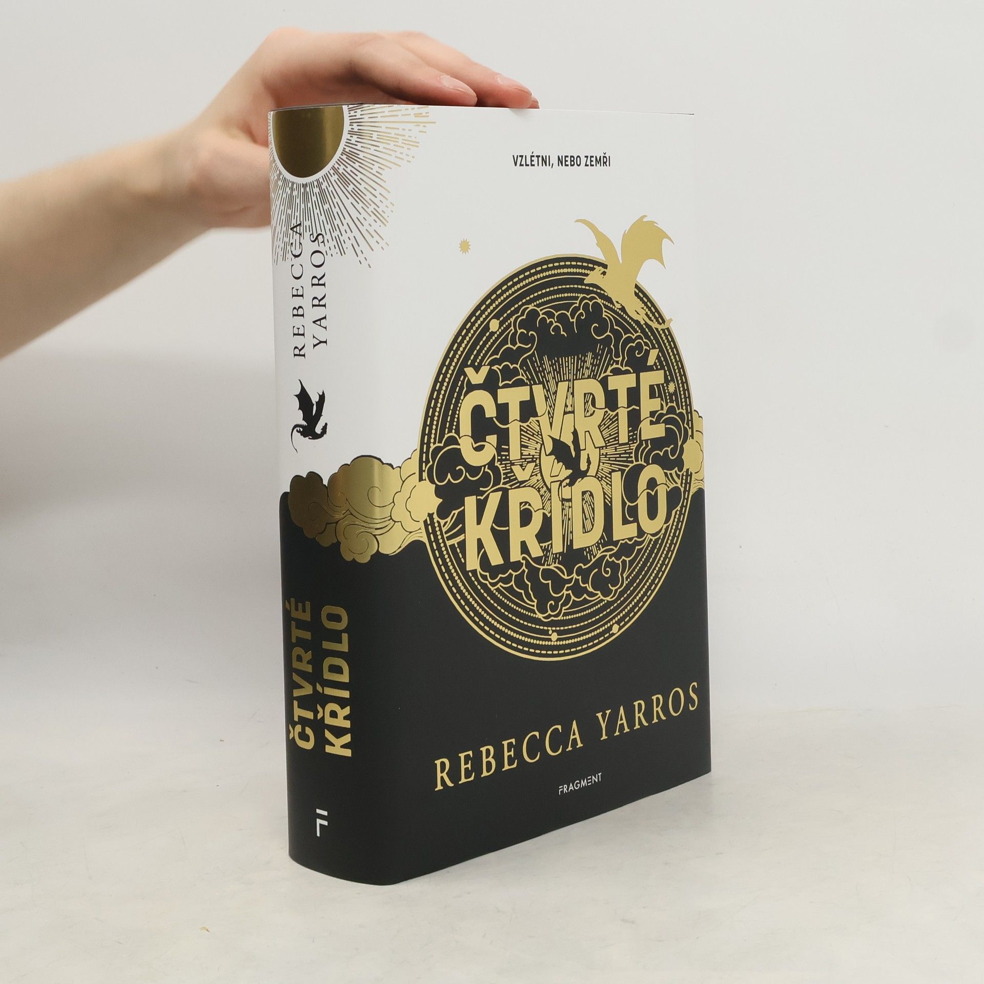 Rebecca Yarros Čtvrté křídlo