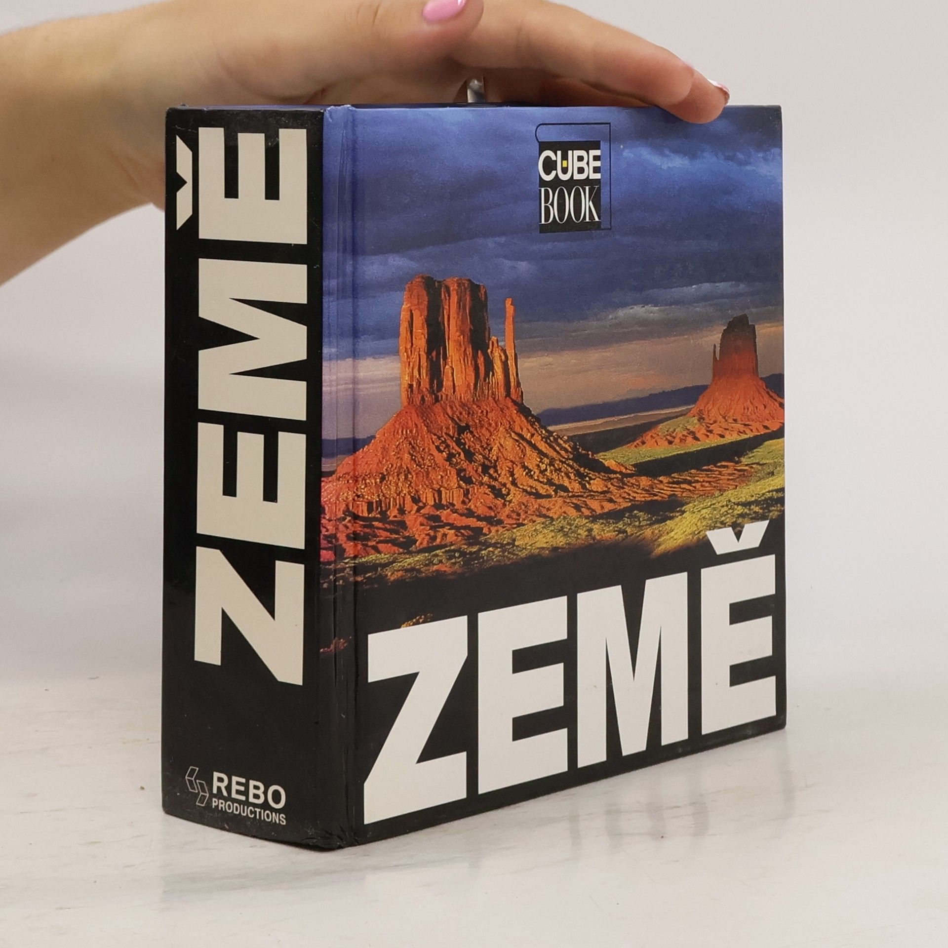 Alberto Bertolazzi Země