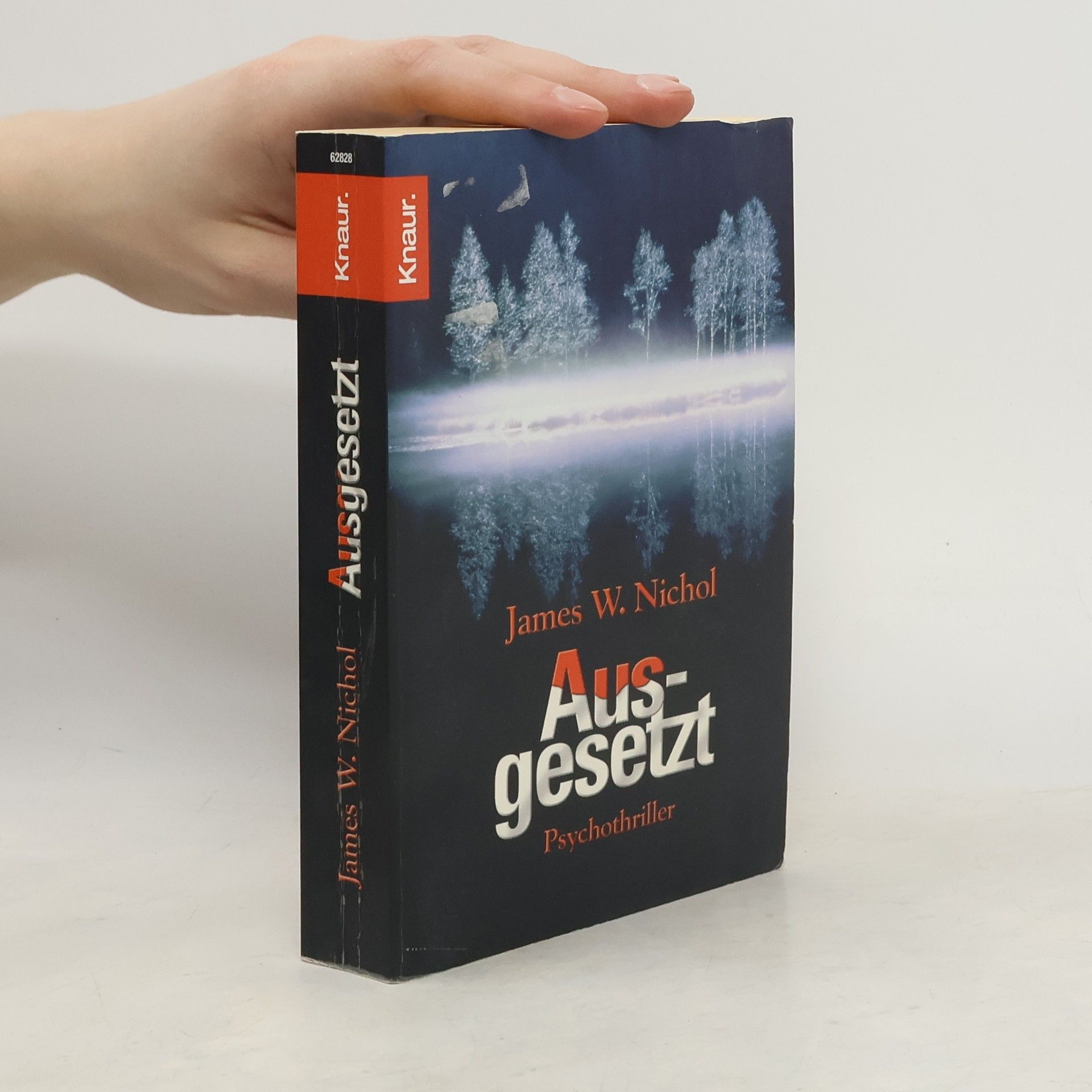 James W. Nichol Ausgesetzt