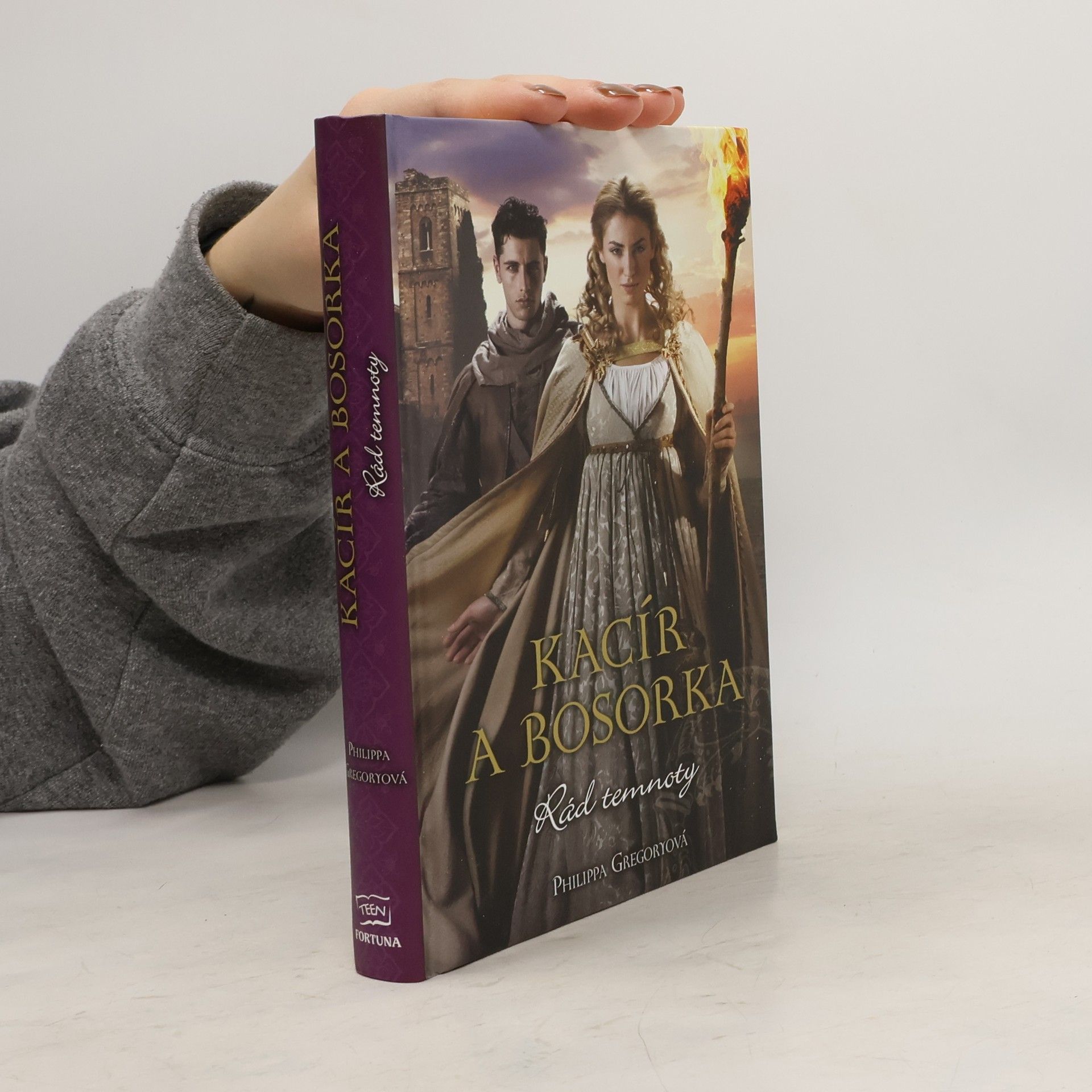 Philippa Gregory Kacír a bosorka