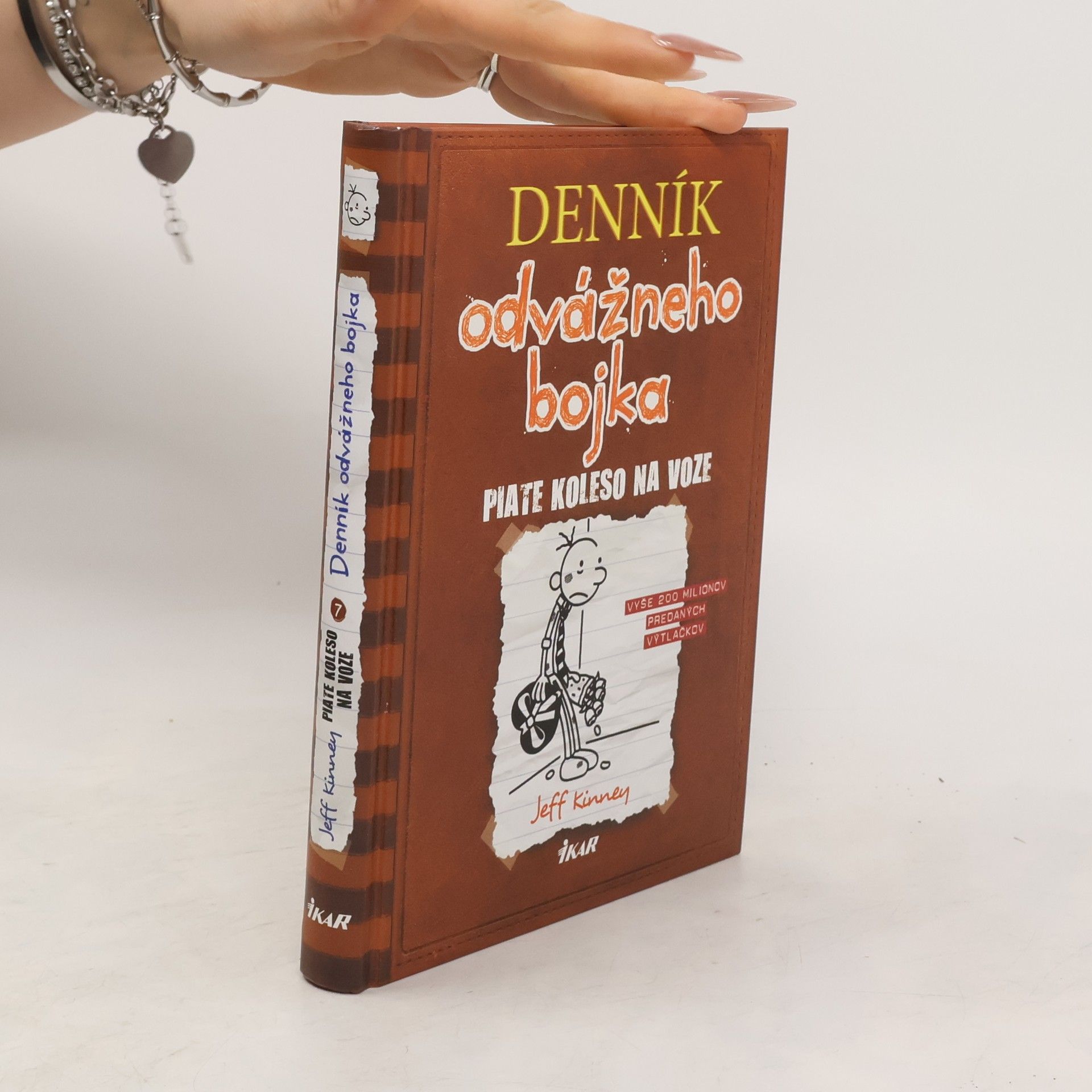 Jeff Kinney Denník odvážneho bojka 7. Piate koleso na voze