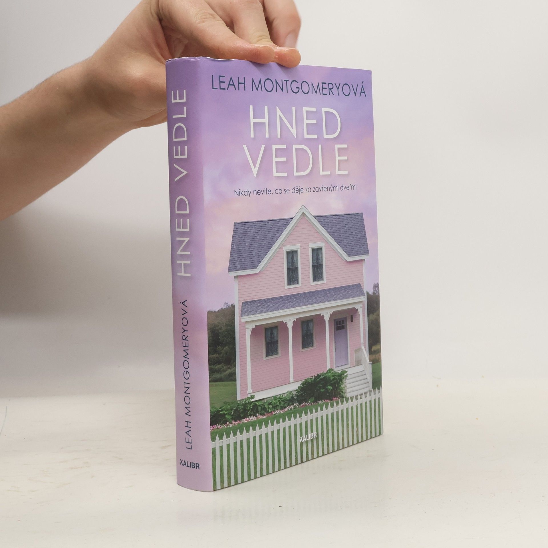 Leah Montgomery Hned vedle