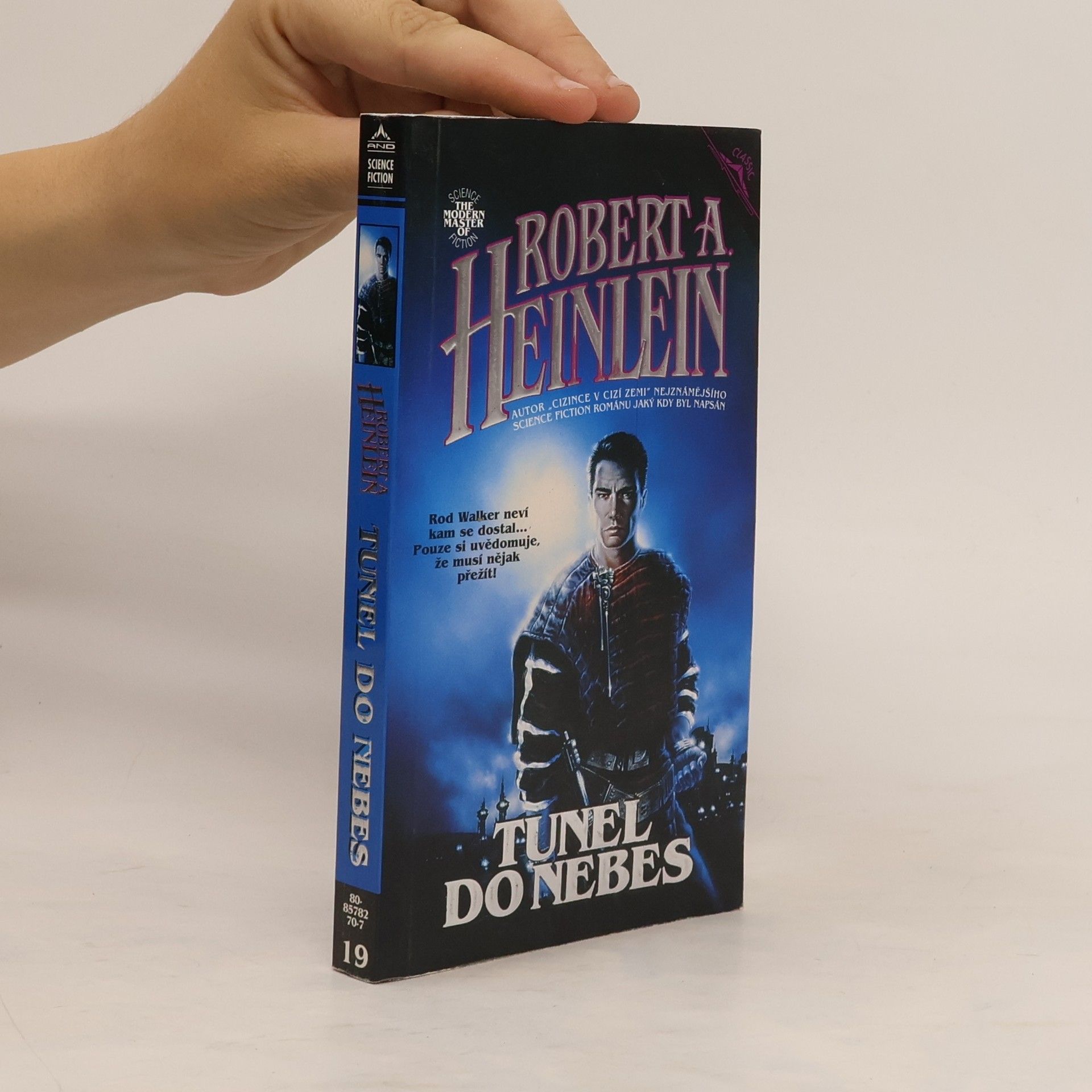Robert A. Heinlein Tunel do nebes