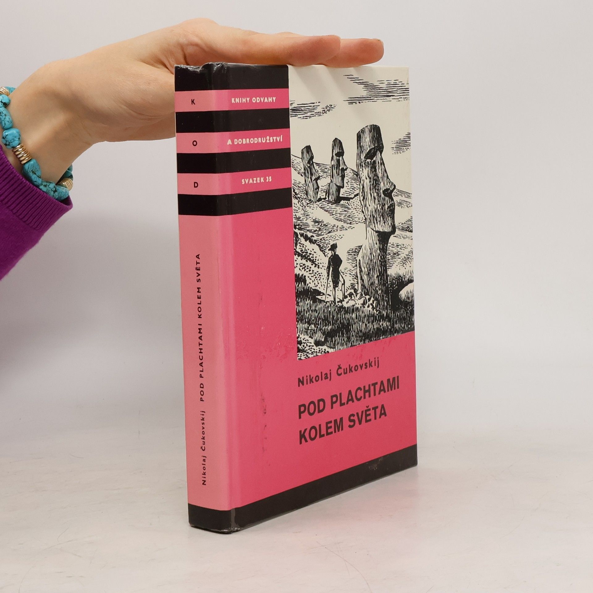 Pod plachtami kolem světa