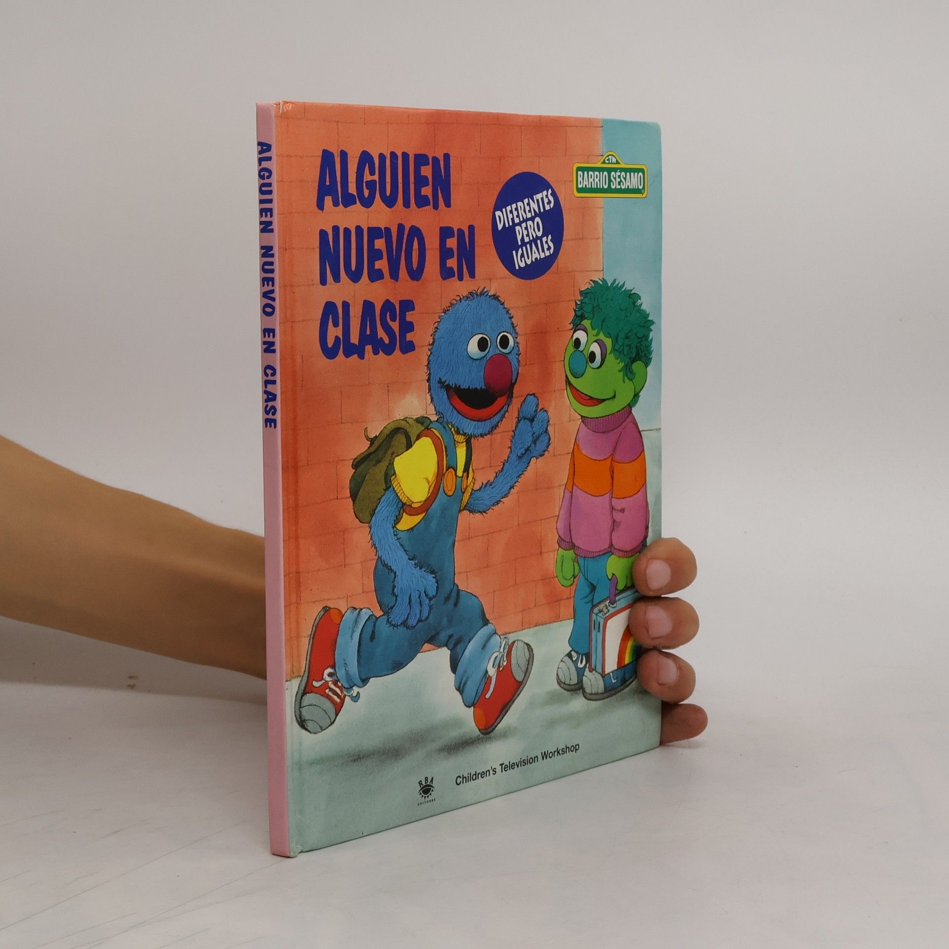 Autores varios Diferentes pero iguales