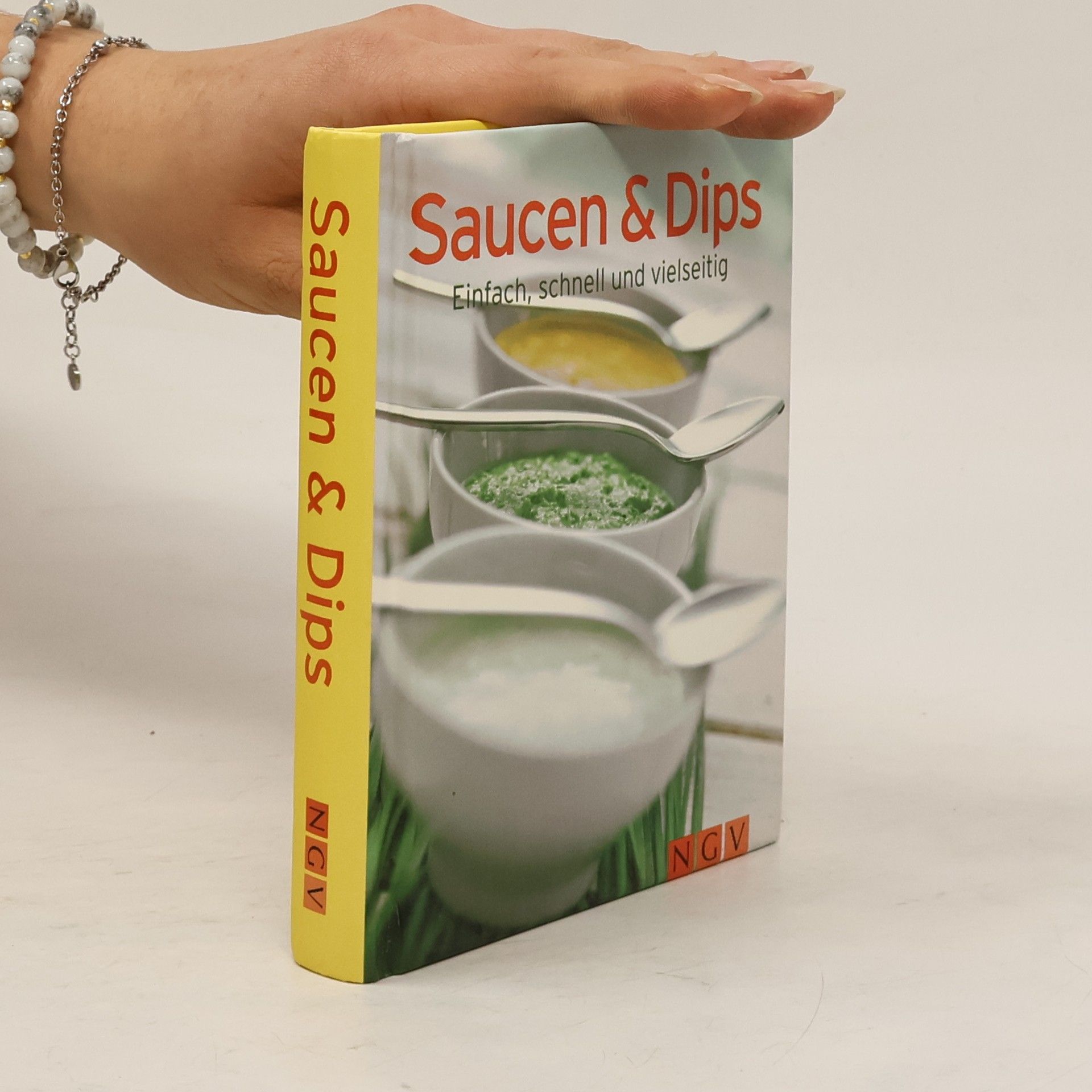 Kolektív autorov Omáčky a dipy