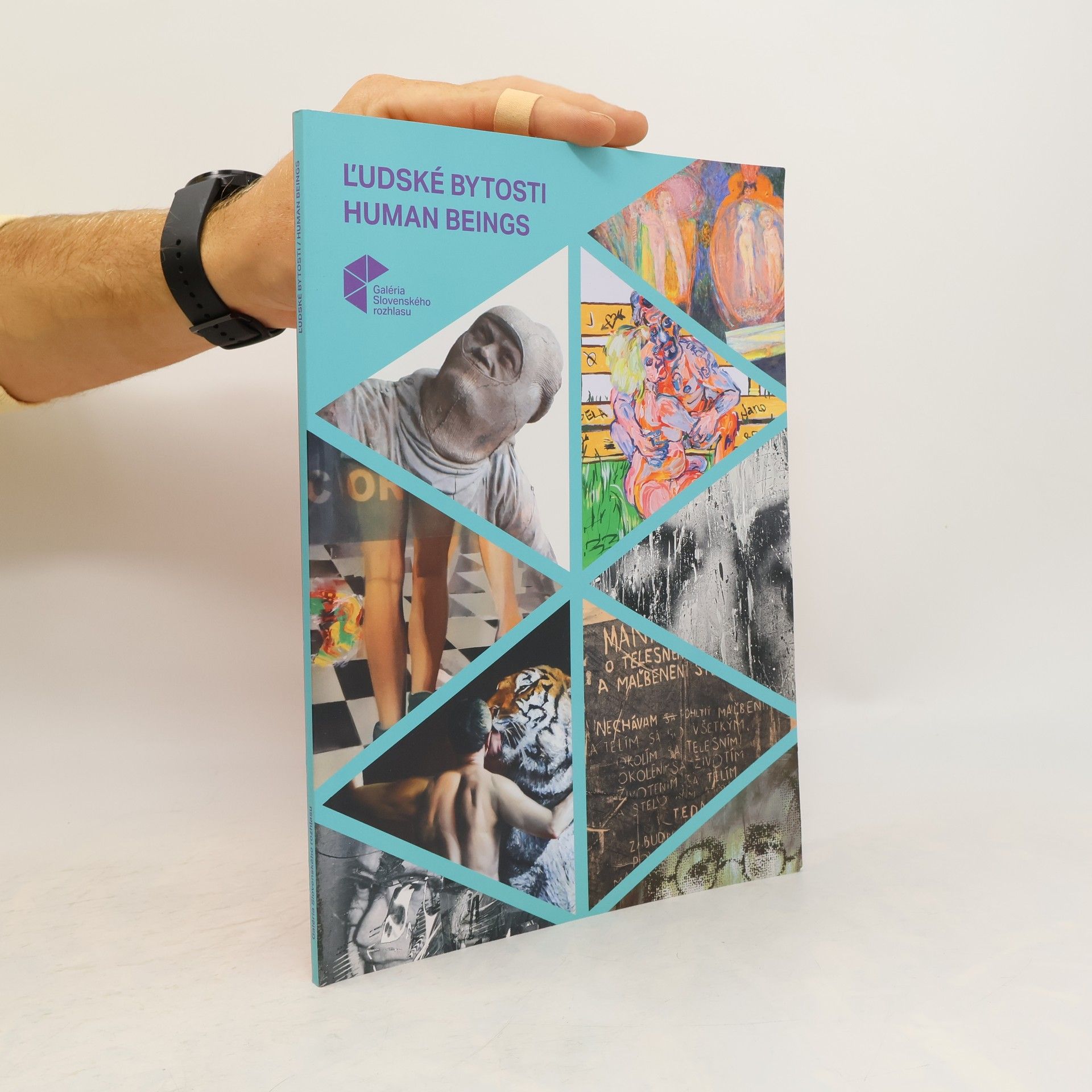 AA.VV. L´udské bytosti, Human beings