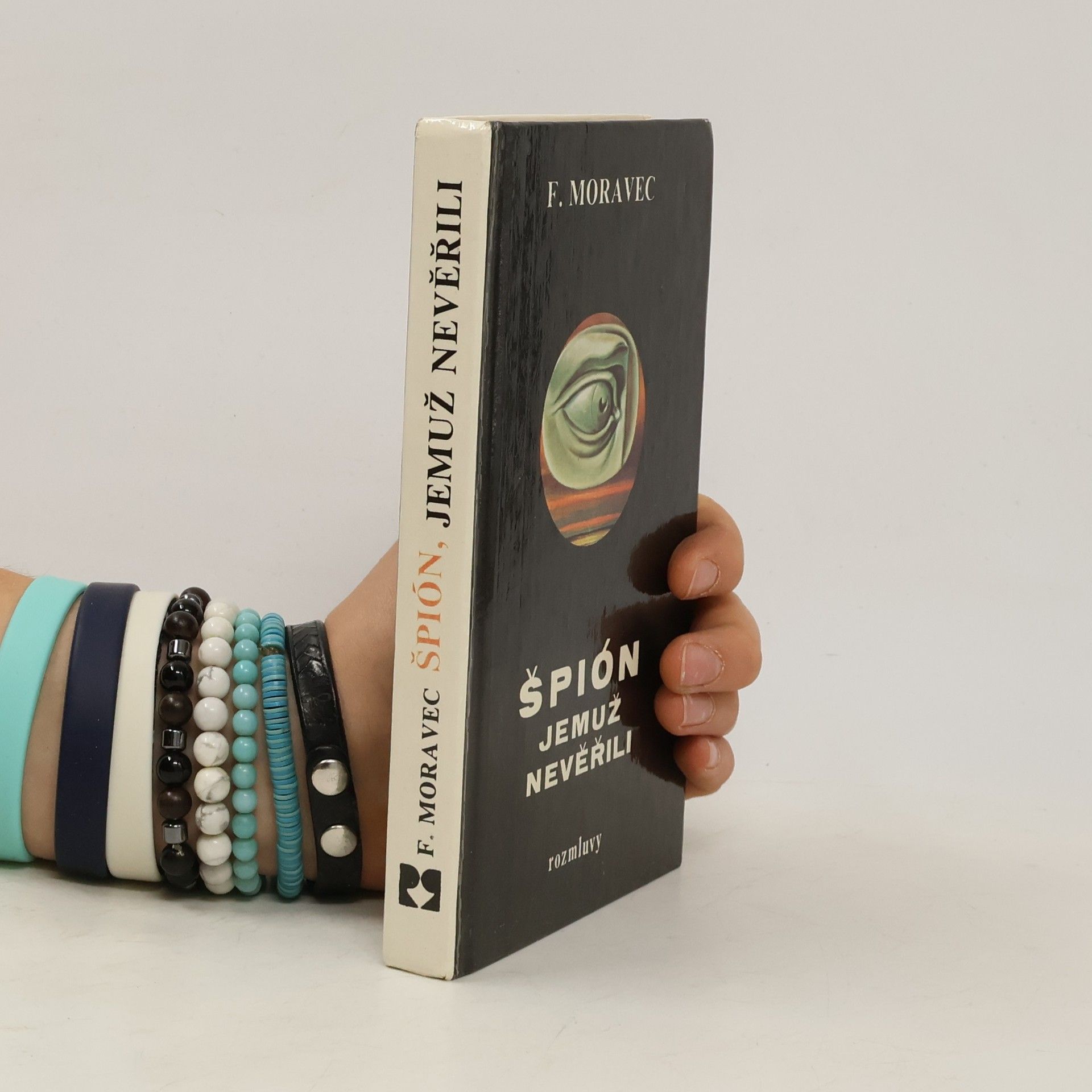 Hana Moravcová Disherová Špión, jemuž nevěřili