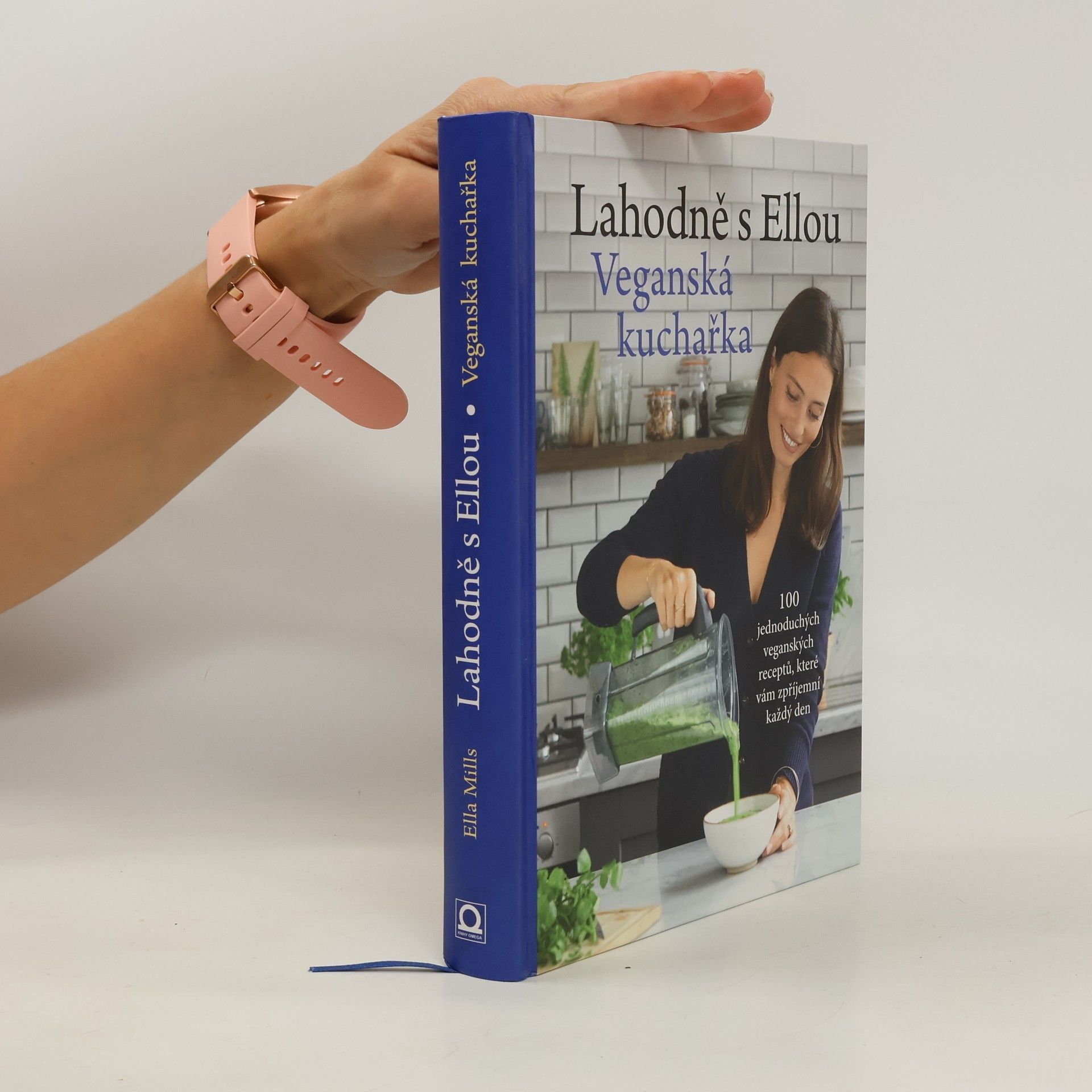 Ella Woodward Lahodně s Ellou. Veganská kuchařka