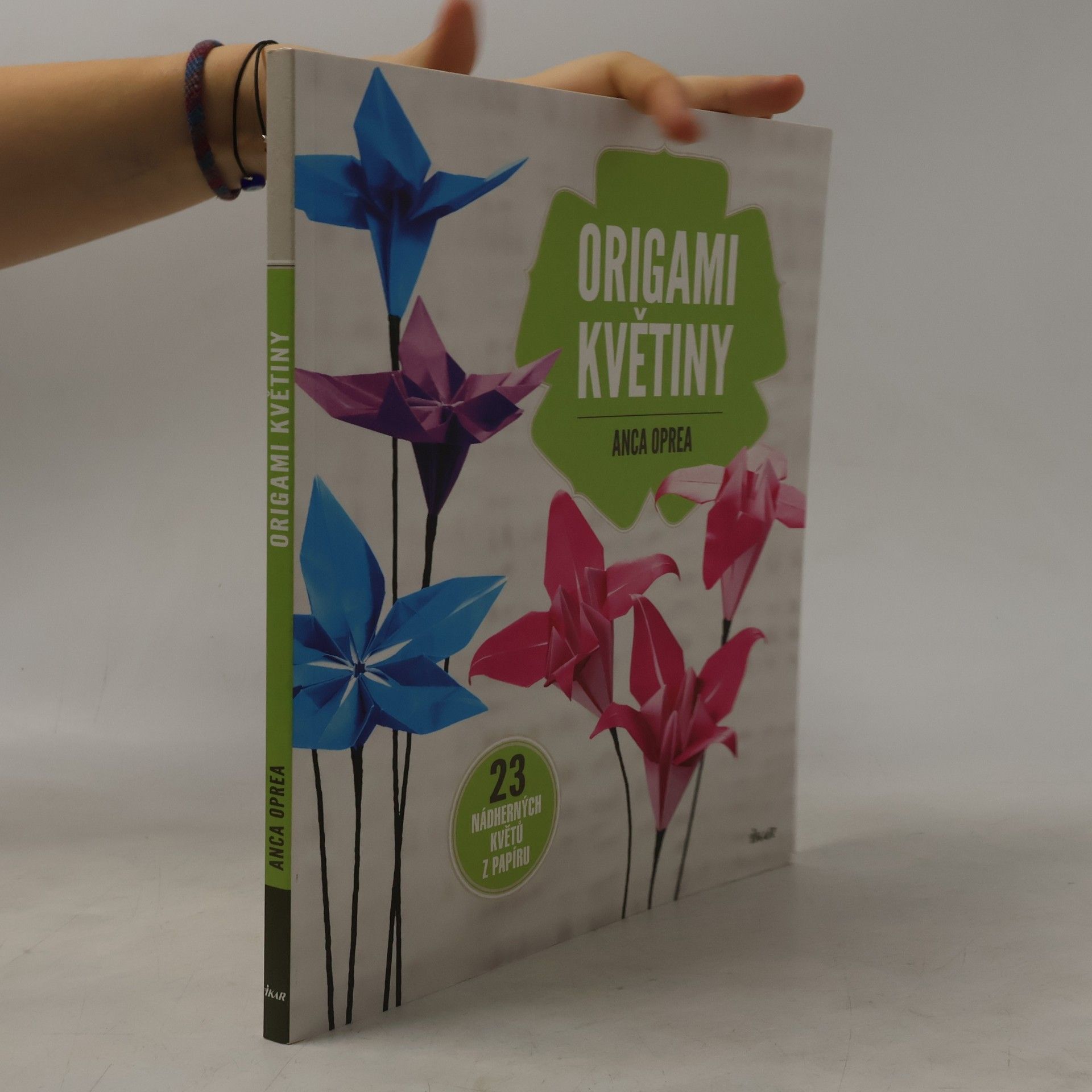 Origami květiny : 23 nádherných květů z papíru