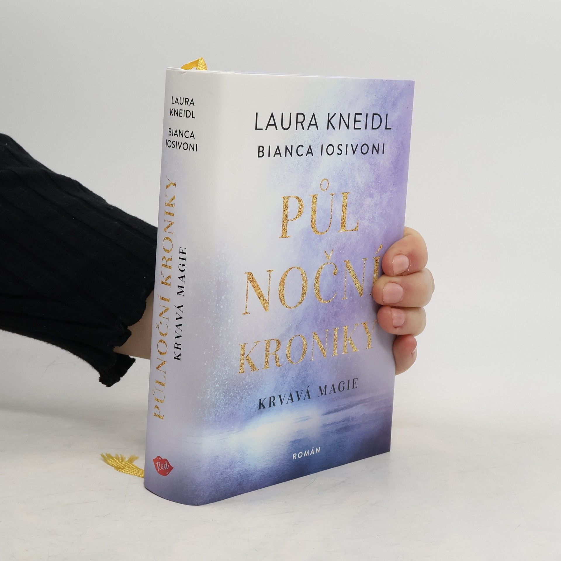 Laura Kneidl Půlnoční kroniky. Krvavá magie