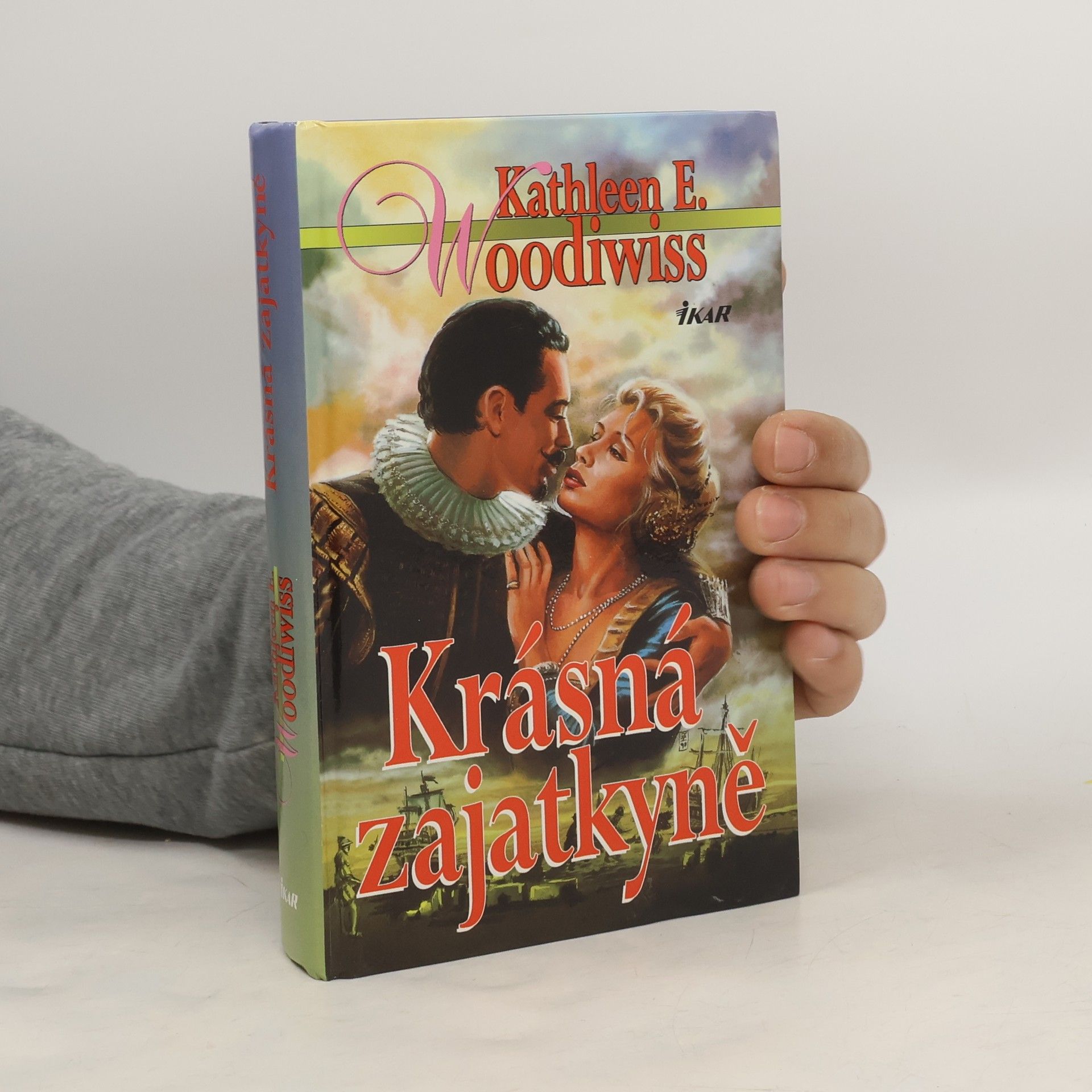 Kathleen E. Woodiwiss Krásná zajatkyně