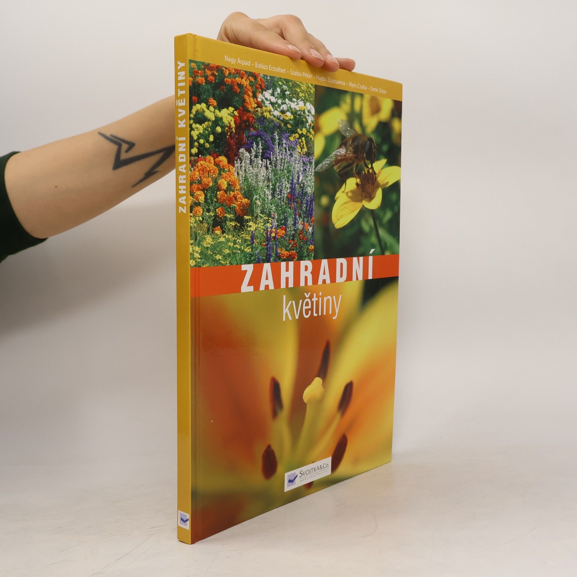 Various authors Zahradní květiny