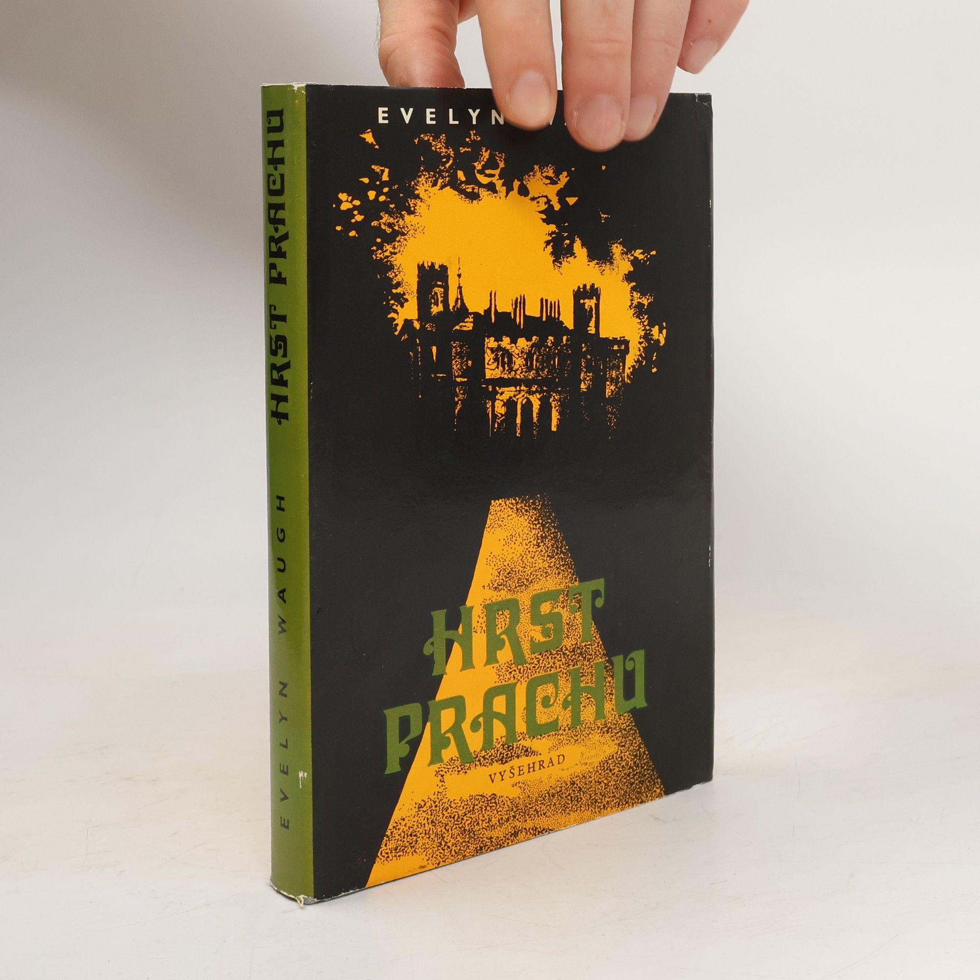 Evelyn Waugh Hrst prachu